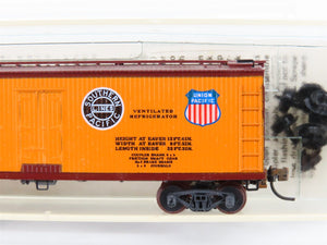 N Scale Micro-Trains/Kadee 47060 PFE Pacific Fruit 40' Reefer #19688 Weathered