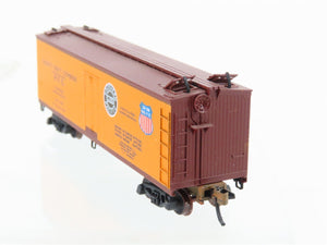 N Scale Micro-Trains/Kadee 47060 PFE Pacific Fruit 40' Reefer #19688 Weathered