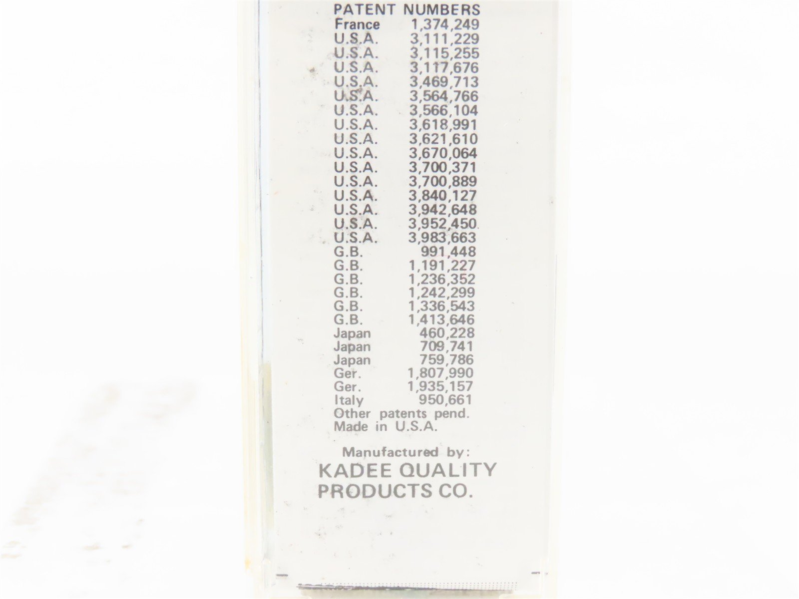 N Scale Micro-Trains/Kadee 47060 PFE Pacific Fruit 40' Reefer #19688 Weathered