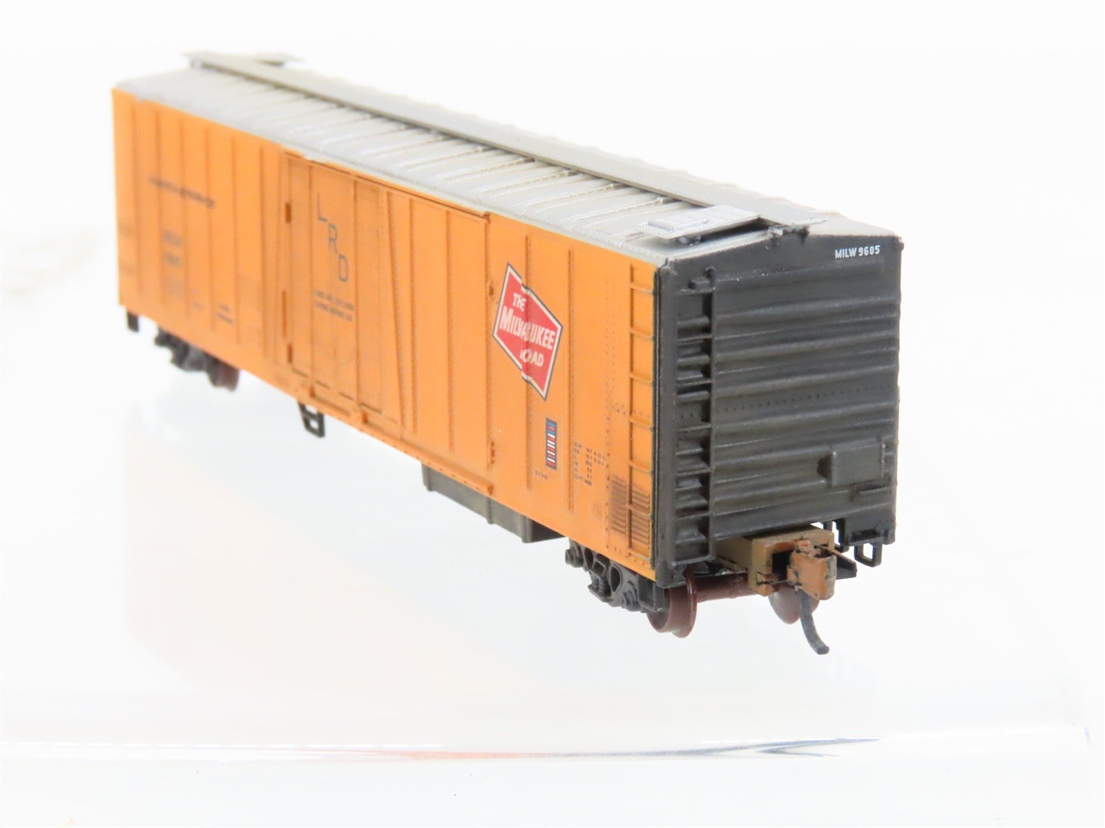 N Scale Micro-Trains/Kadee 70040 MILW Milwaukee Road 51' Reefer #9778 Weathered