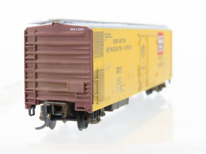 N Scale Micro-Trains/Kadee 69010 BREX Burlington 51' Reefer #5067 Weathered