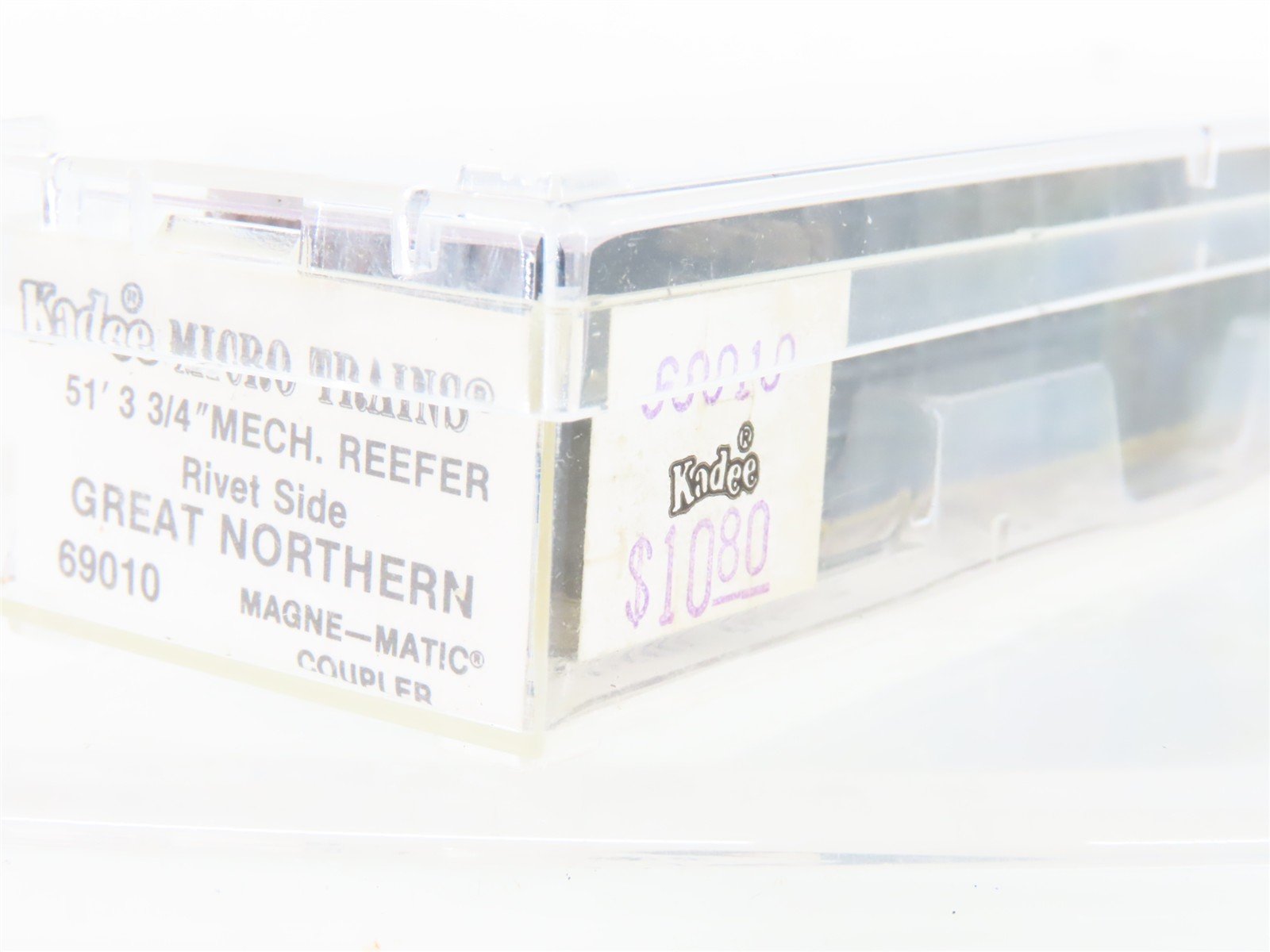 N Scale Micro-Trains/Kadee 69010 BREX Burlington 51' Reefer #5067 Weathered