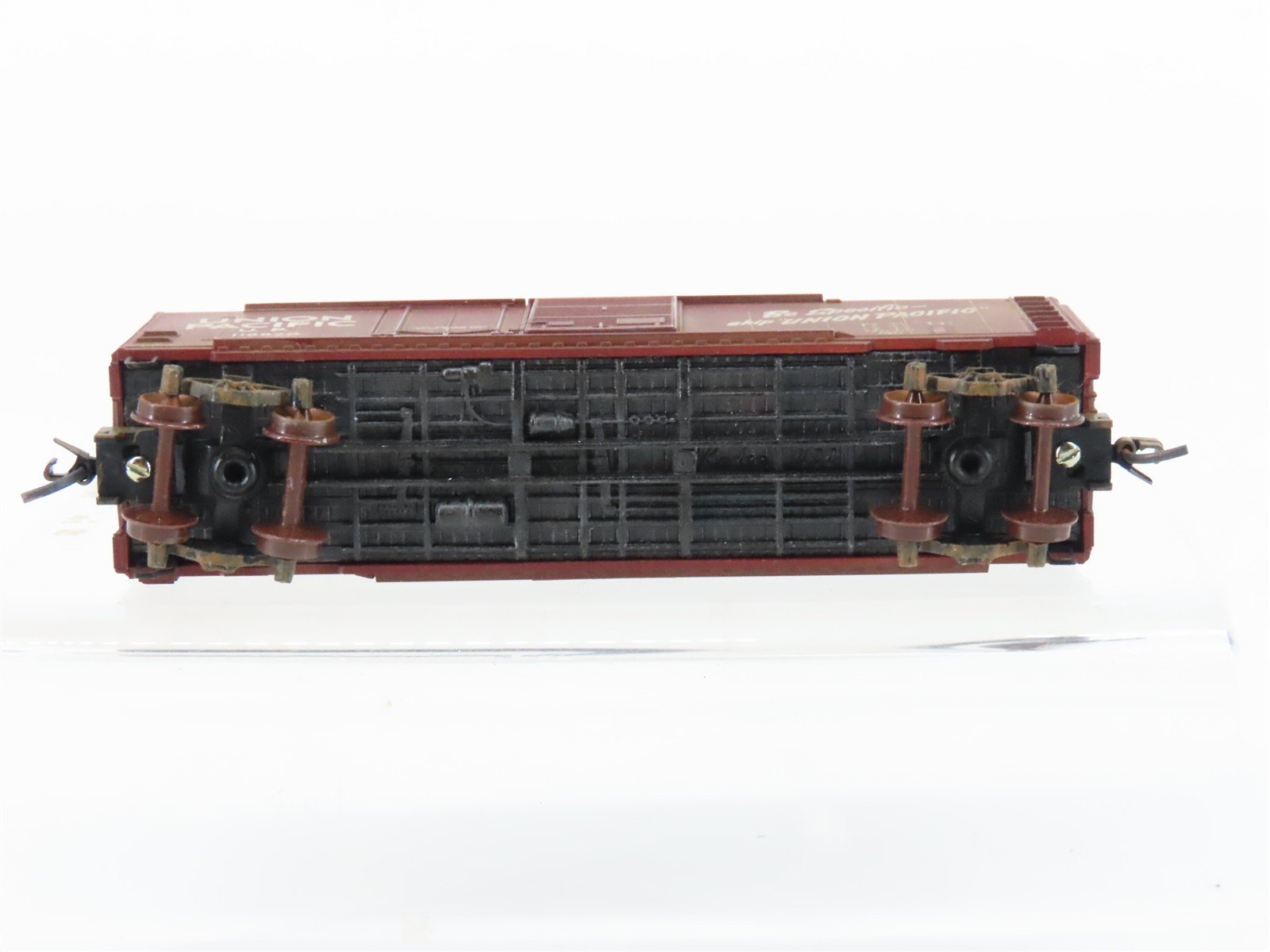 N Scale Micro-Trains/Kadee 22030 UP Union Pacific 40' Boxcar #110028 Weathered