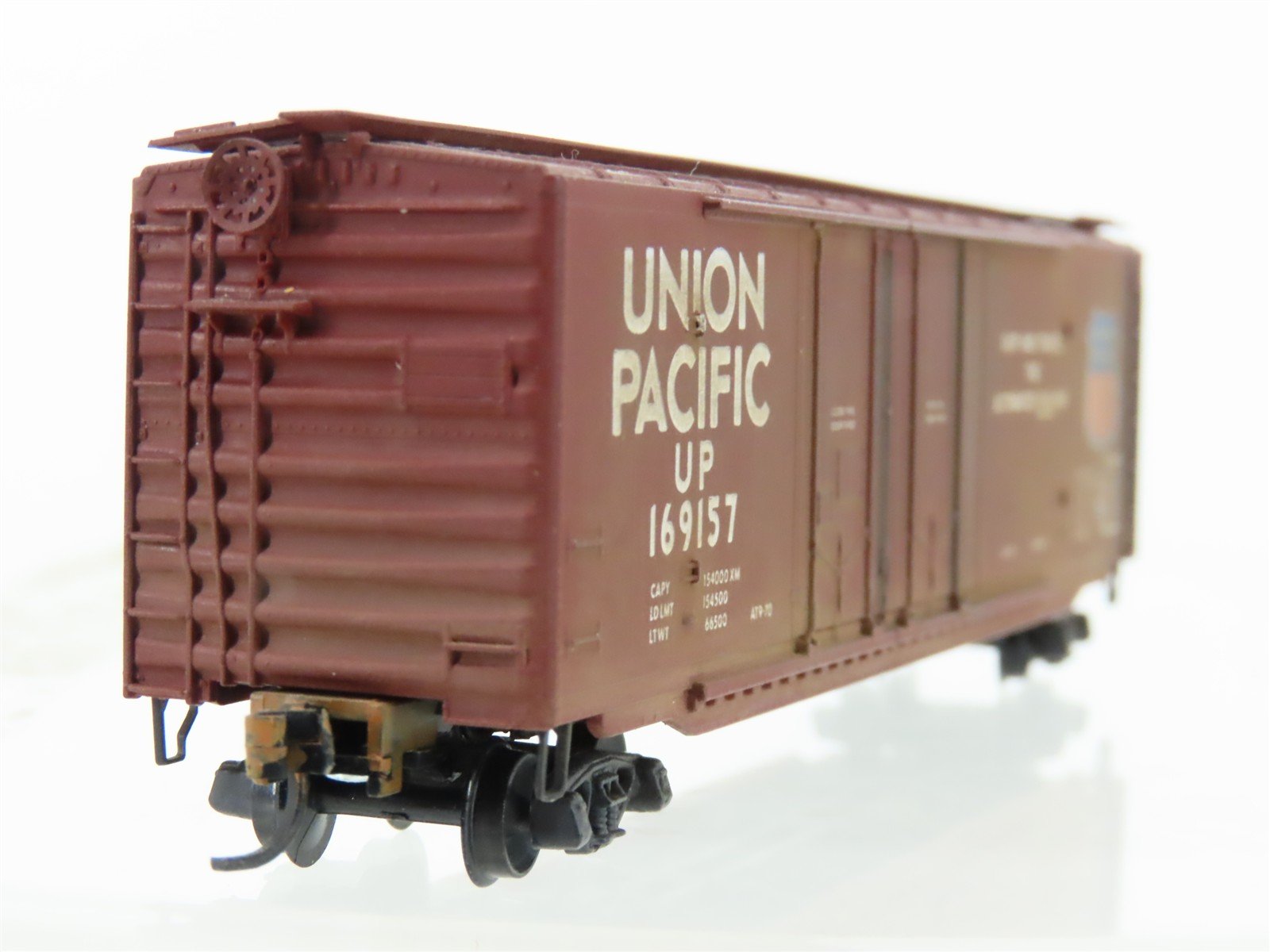 N Scale Micro-Trains/Kadee 36030 UP Union Pacific 50' Boxcar #169157 Weathered