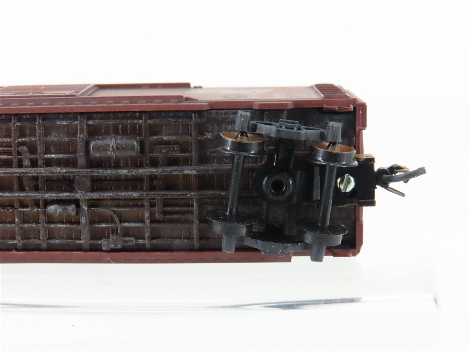 N Micro-Trains/Kadee 22180 MILW Milwaukee Road 40' Boxcar #29950 Weathered