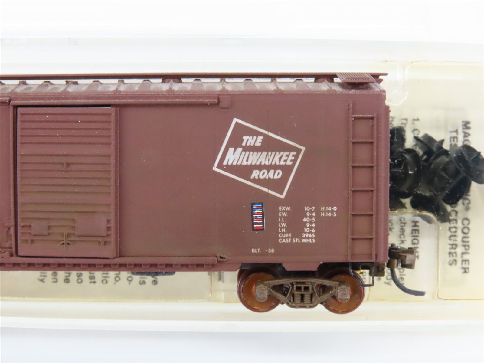 N Scale Micro-Trains 22180 MILW Milwaukee Road 40' Boxcar #29900 Weathered