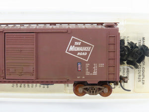 N Scale Micro-Trains 22180 MILW Milwaukee Road 40' Boxcar #29900 Weathered
