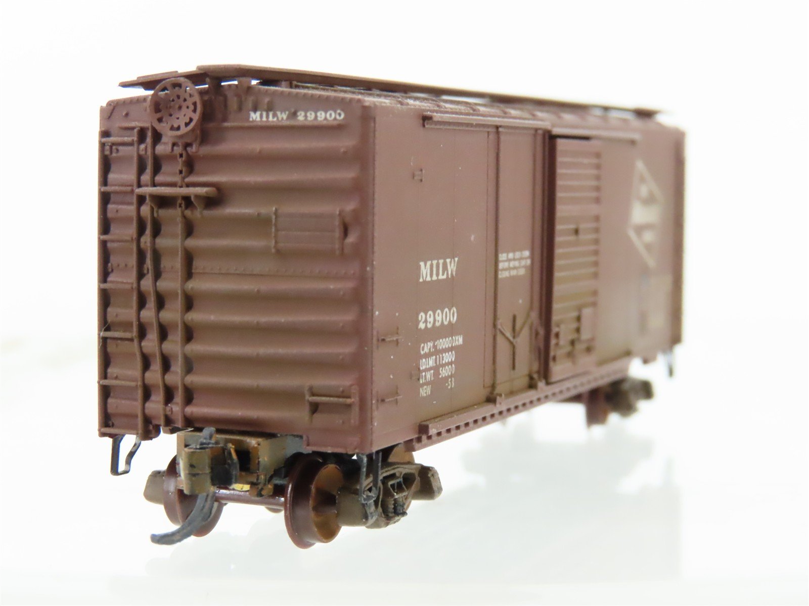 N Scale Micro-Trains 22180 MILW Milwaukee Road 40' Boxcar #29900 Weathered