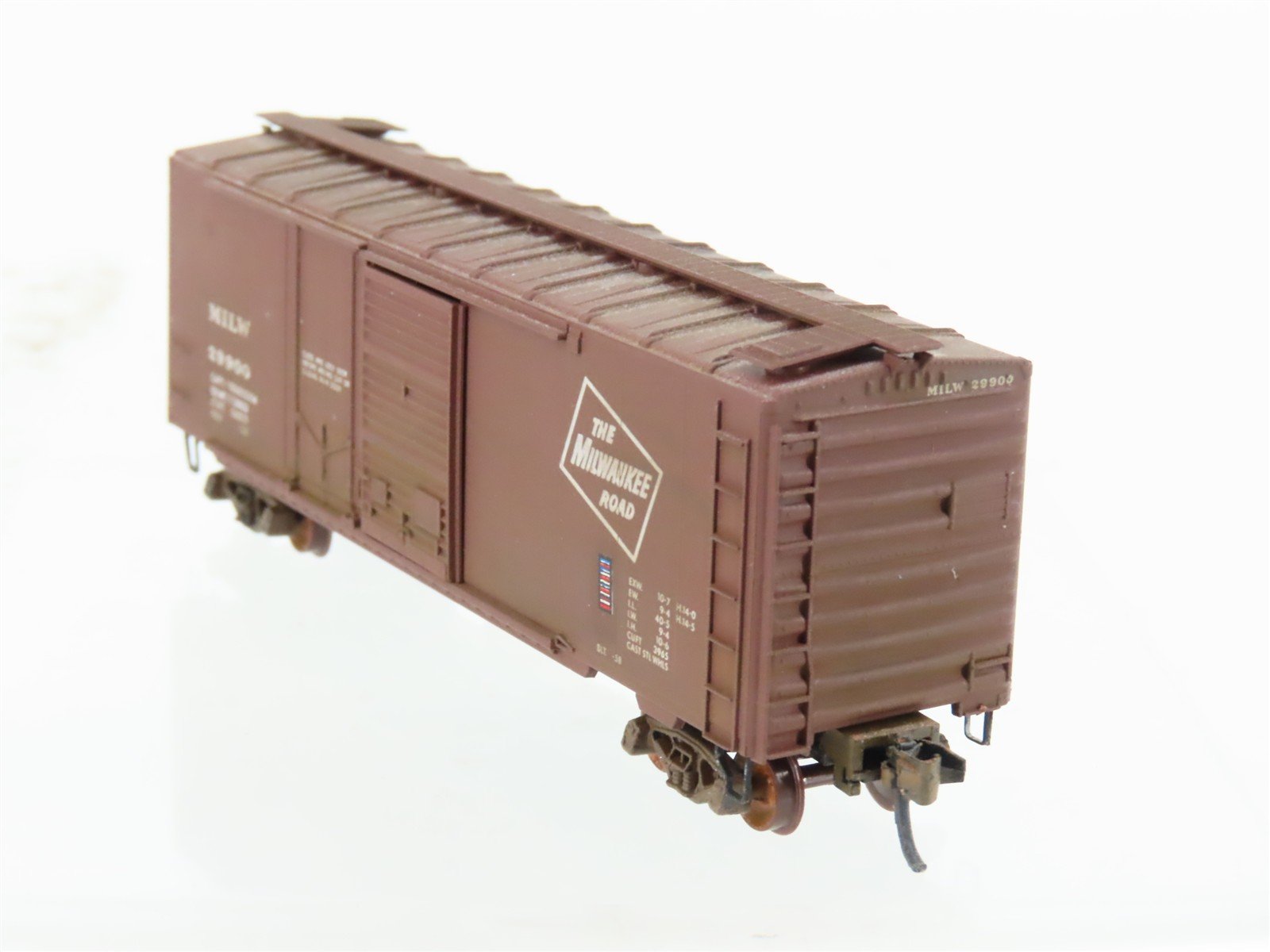 N Scale Micro-Trains 22180 MILW Milwaukee Road 40' Boxcar #29900 Weathered