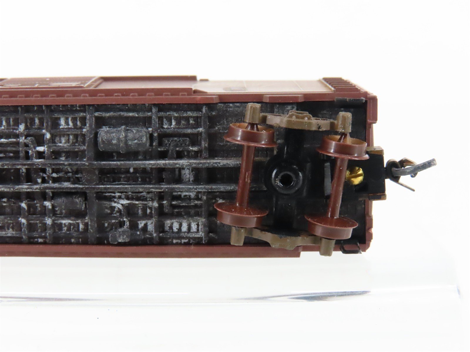 N Scale Micro-Trains 22180 MILW Milwaukee Road 40' Boxcar #29900 Weathered