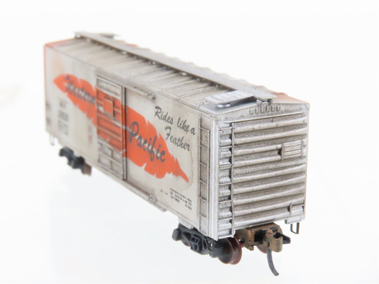 N Scale Micro-Trains/Kadee 20211 WP Western Pacific 40' Boxcar #20826 Weathered