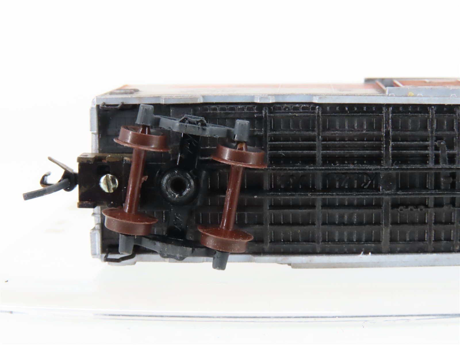 N Scale Micro-Trains/Kadee 20211 WP Western Pacific 40' Boxcar #20826 Weathered