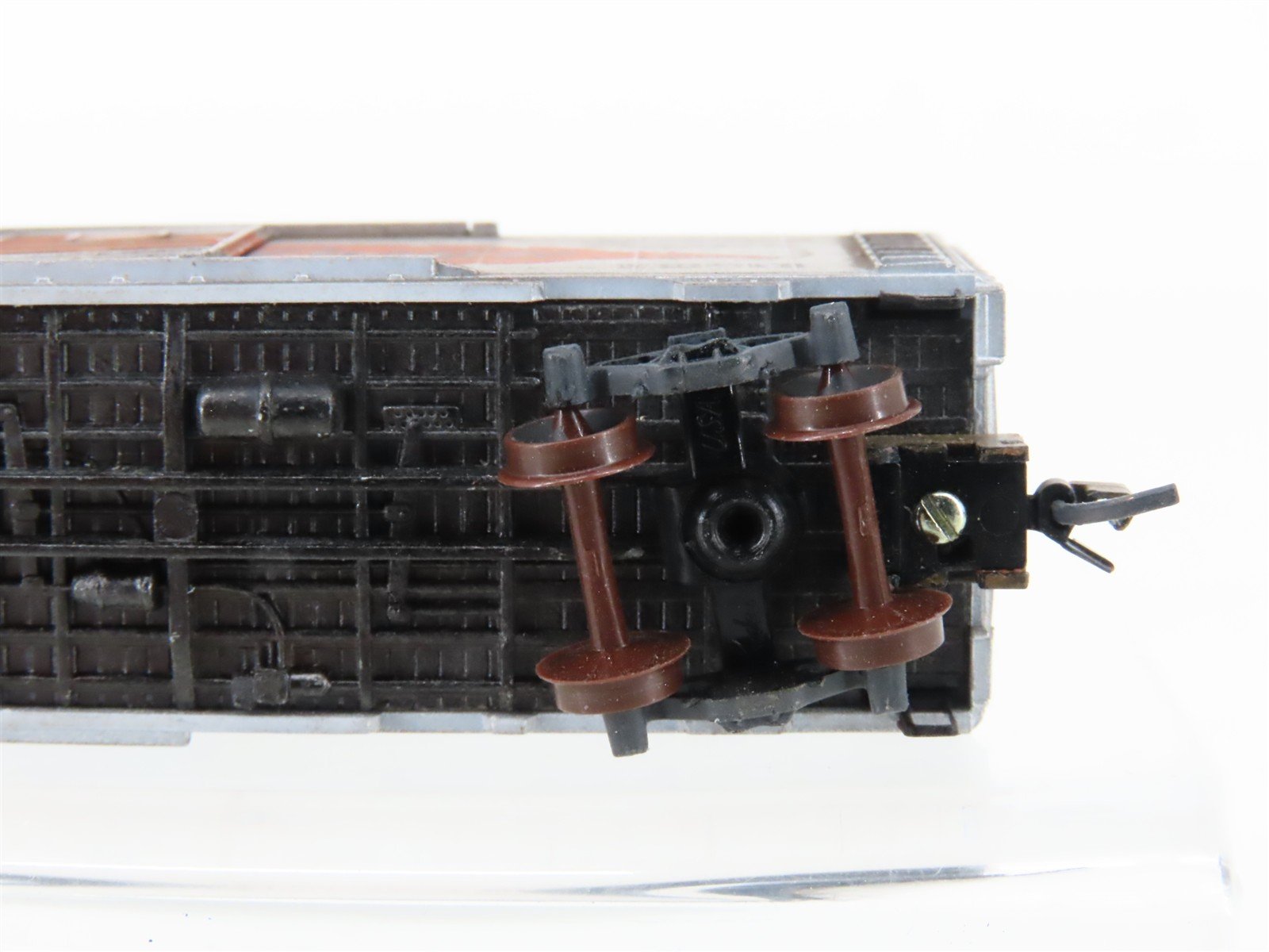 N Scale Micro-Trains/Kadee 20211 WP Western Pacific 40' Boxcar #20826 Weathered