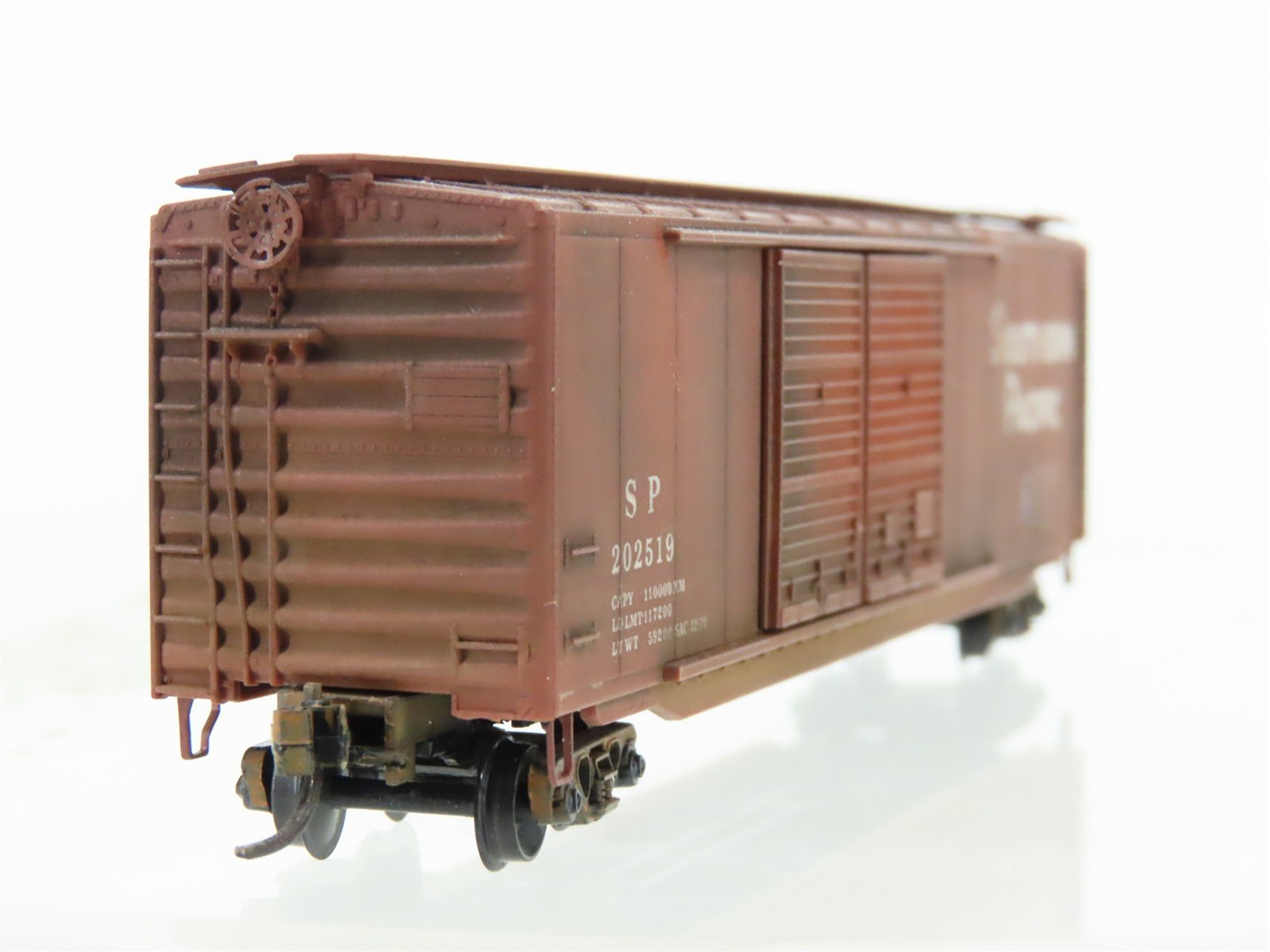 N Micro-Trains/Kadee 34091-1 SP Southern Pacific 50' Boxcar #202519 Weathered