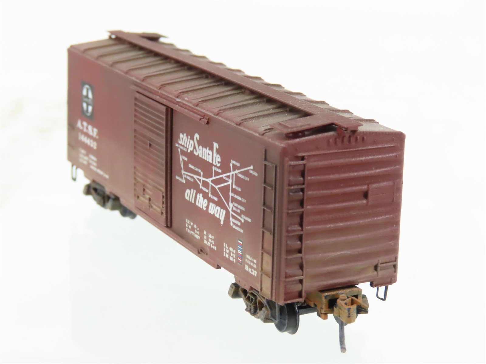 N Scale Micro-Trains/Kadee ATSF Santa Fe 40' Boxcar #144432 Weathered
