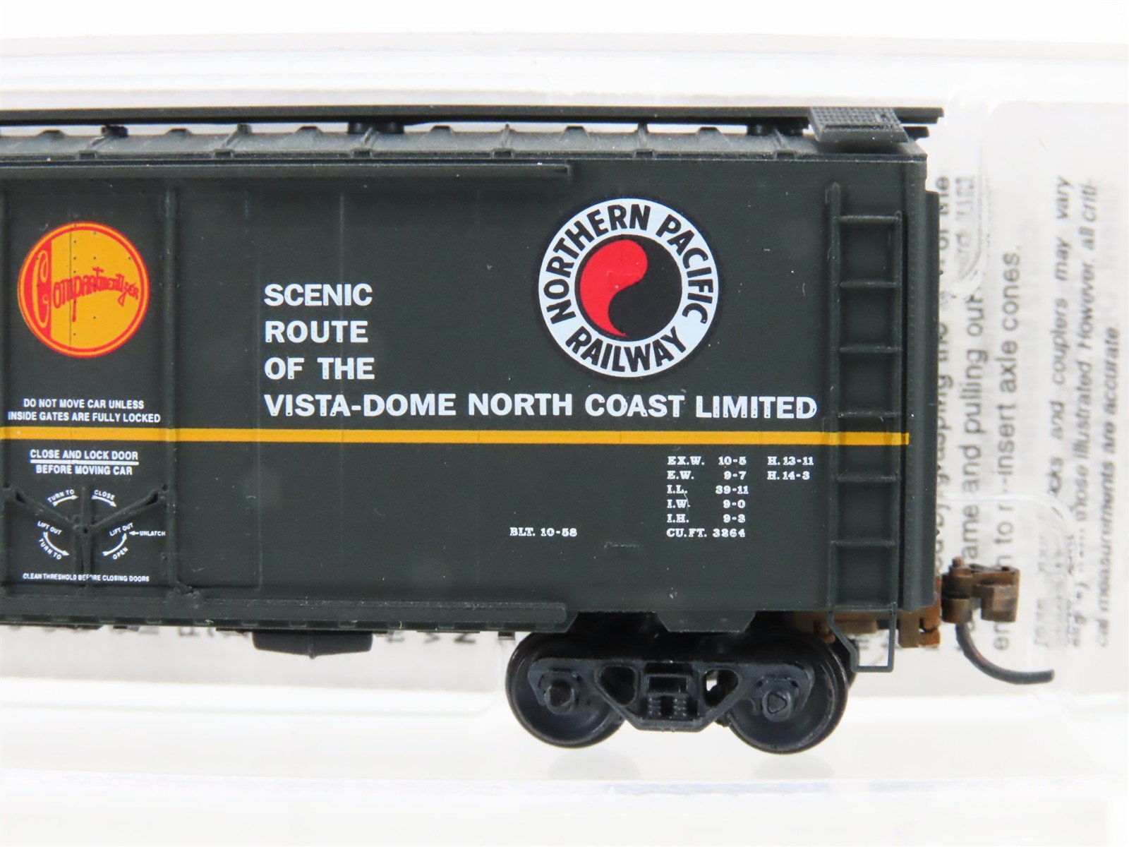 N Micro-Trains MTL 02100170 NP Northern Pacific 40' Boxcar #98522 Weathered