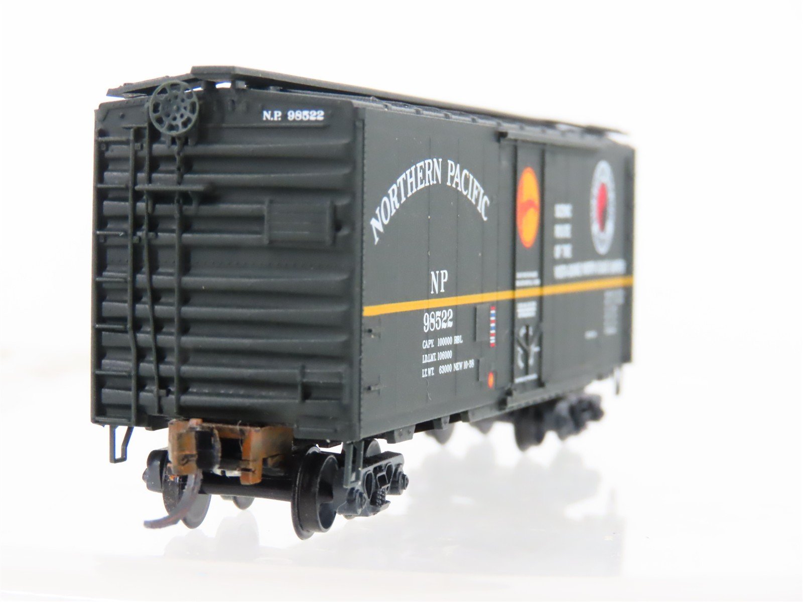 N Micro-Trains MTL 02100170 NP Northern Pacific 40' Boxcar #98522 Weathered