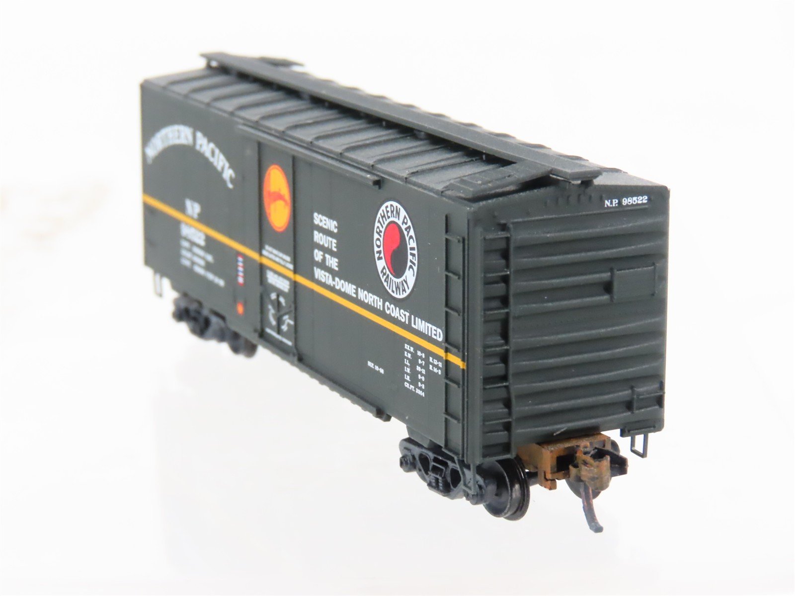 N Micro-Trains MTL 02100170 NP Northern Pacific 40' Boxcar #98522 Weathered