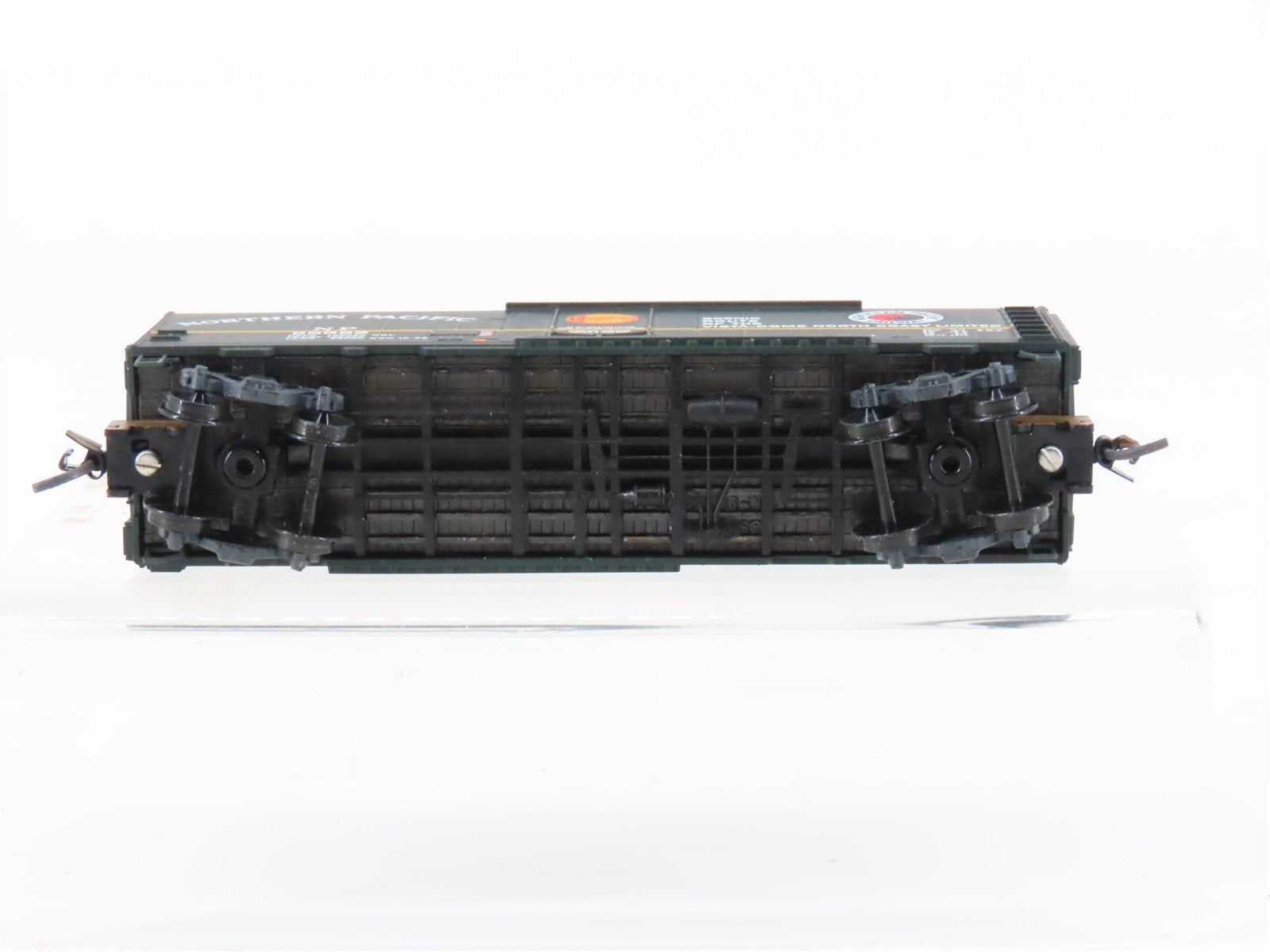 N Micro-Trains MTL 02100170 NP Northern Pacific 40' Boxcar #98522 Weathered
