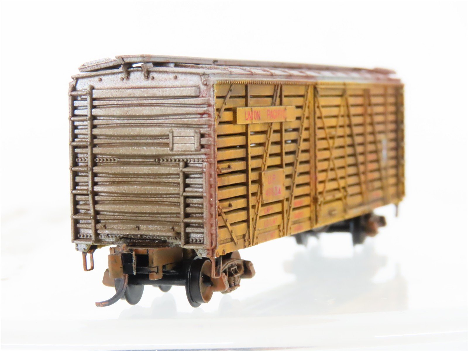 N Scale Con-Cor UP Union Pacific 40' Stock Car #47834 Weathered