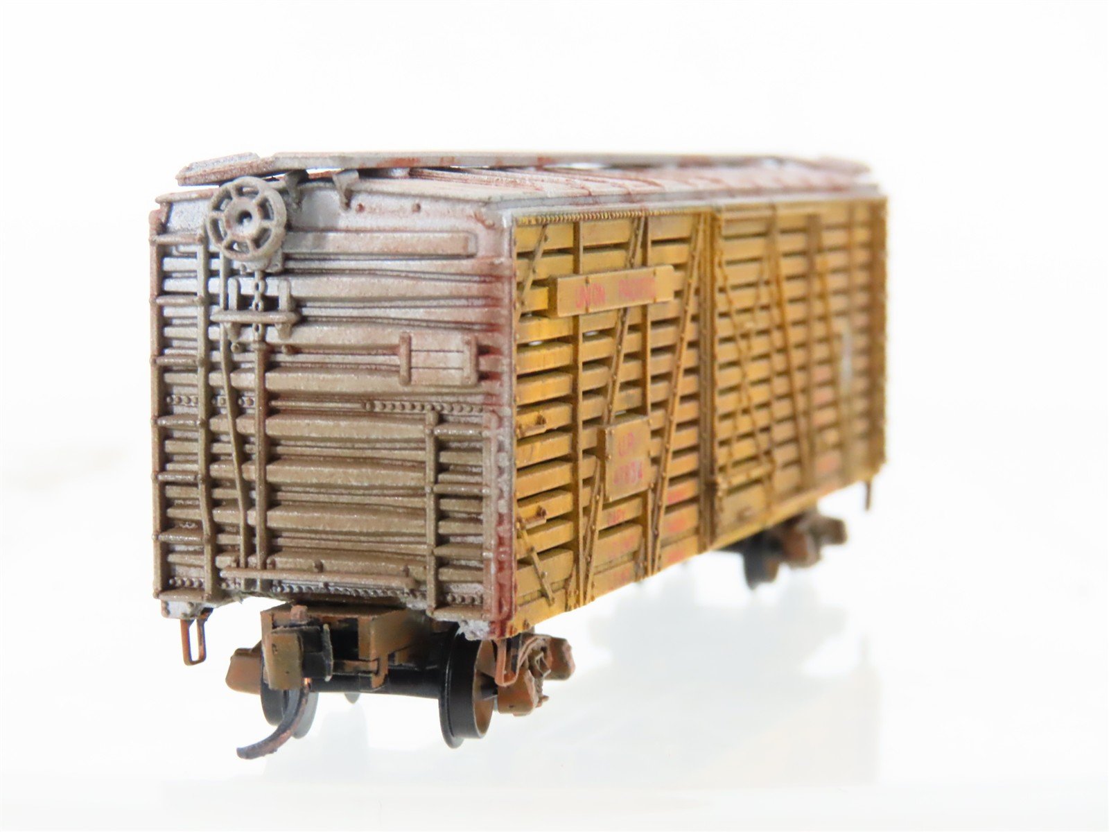 N Scale Con-Cor UP Union Pacific 40' Stock Car #47834 Weathered