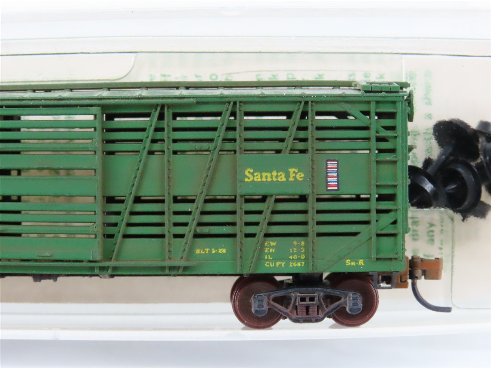 N Micro-Trains/Kadee Blue Label 35074 ATSF 40' Stock Car #68642 Weathered