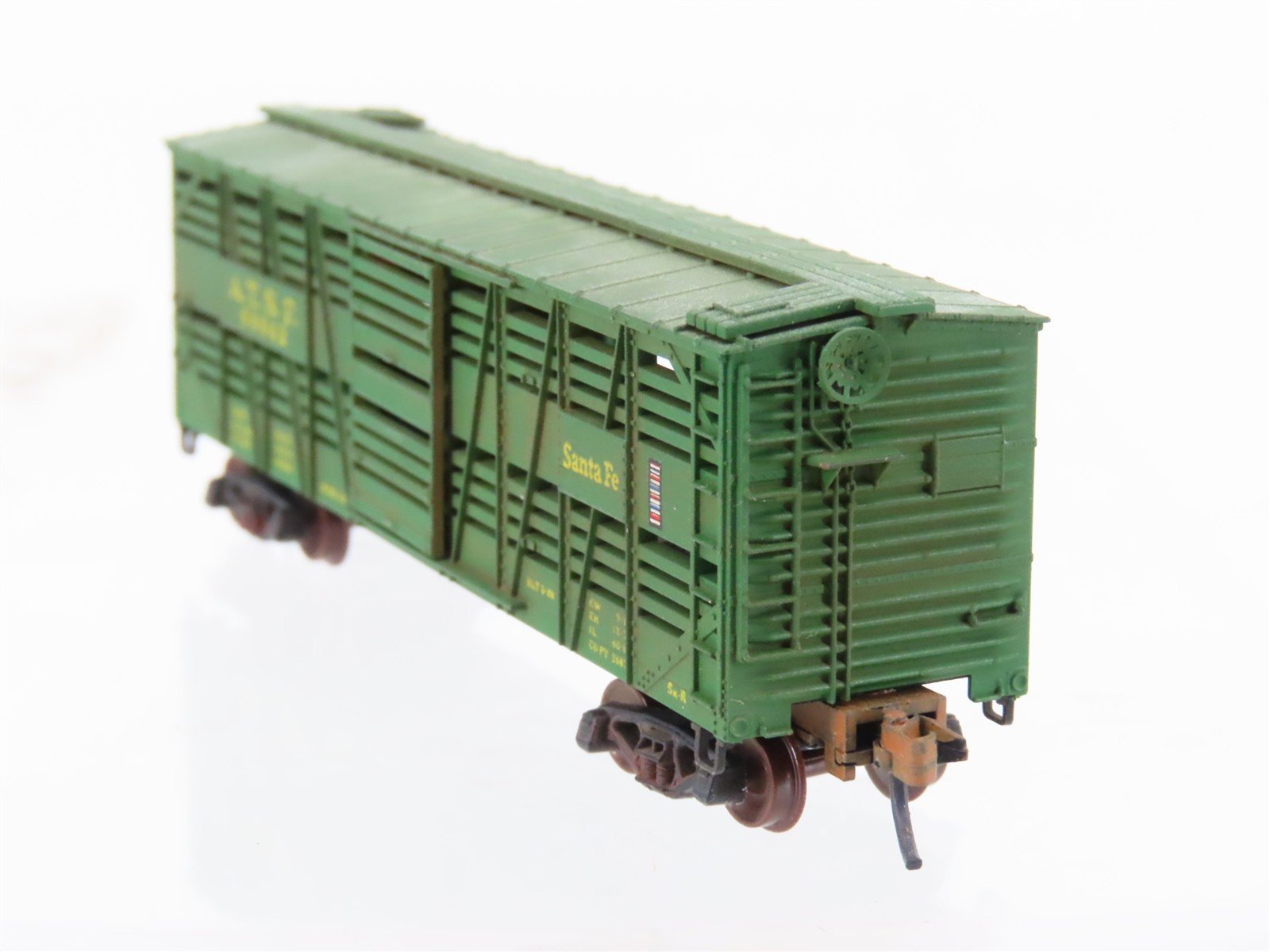 N Micro-Trains/Kadee Blue Label 35074 ATSF 40' Stock Car #68642 Weathered