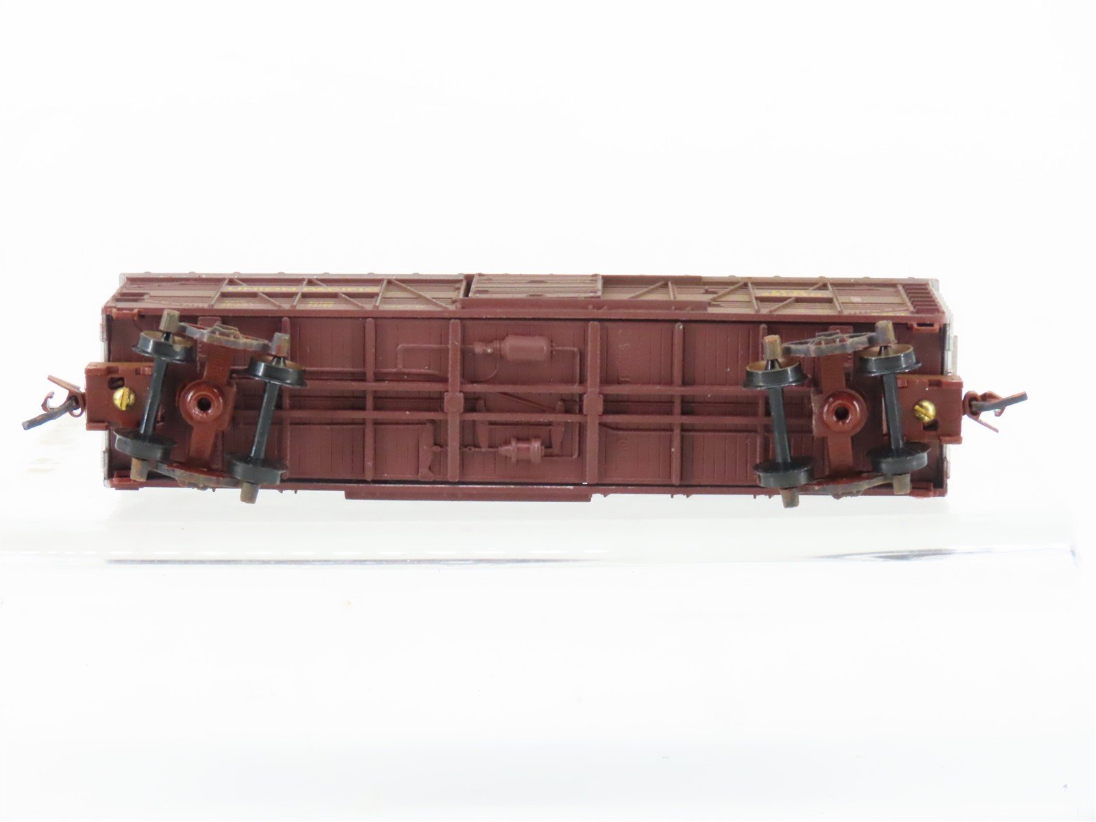 N Micro-Trains MTL 03500120 UP Union Pacific 40' Stock Car #48199D Weathered