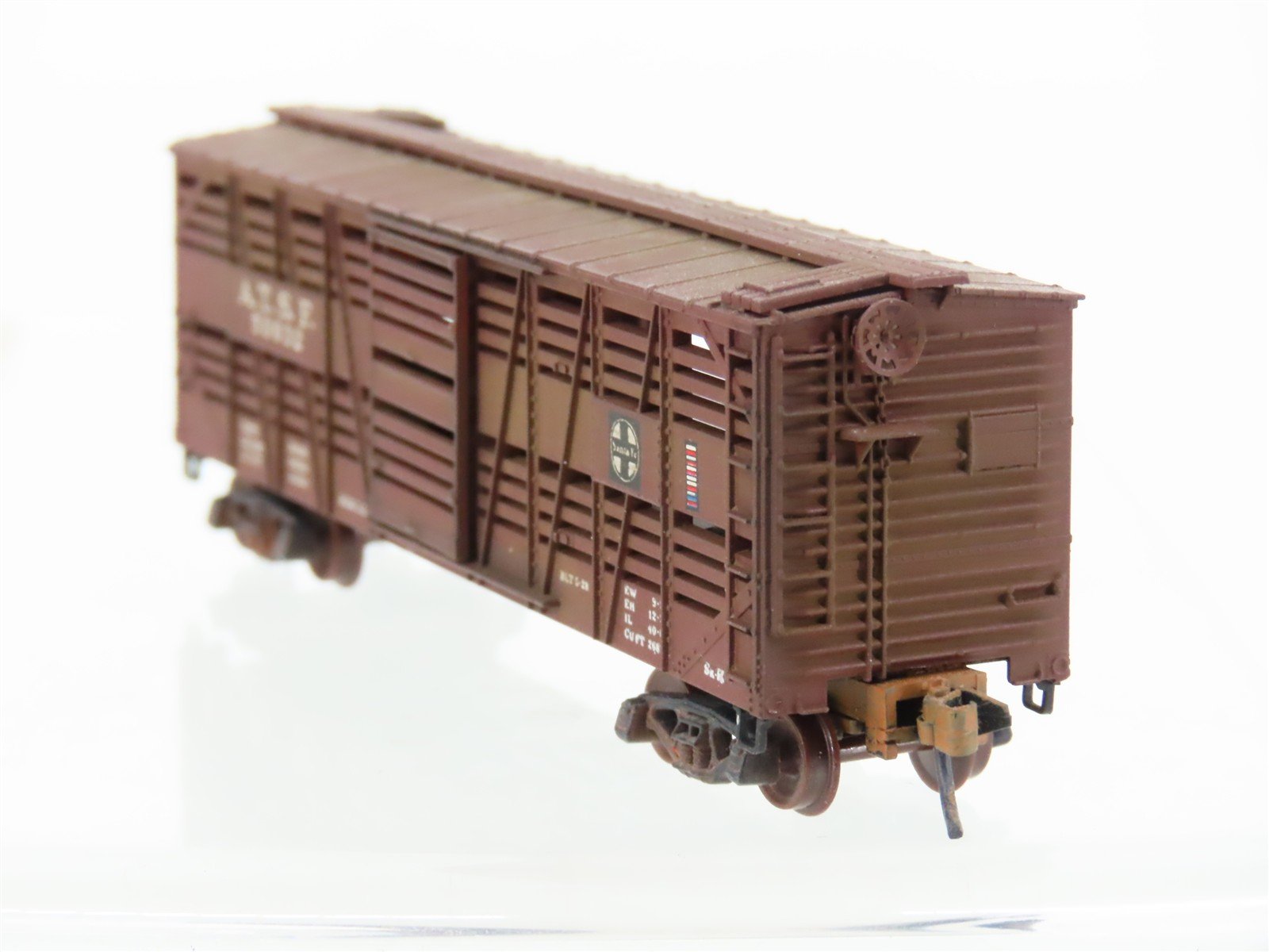 N Micro-Trains/Kadee Blue Label 35077 ATSF 40' Stock Car #50632 Weathered