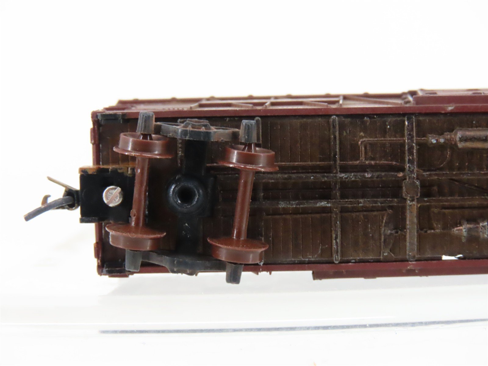 N Micro-Trains/Kadee Blue Label 35077 ATSF 40' Stock Car #50632 Weathered