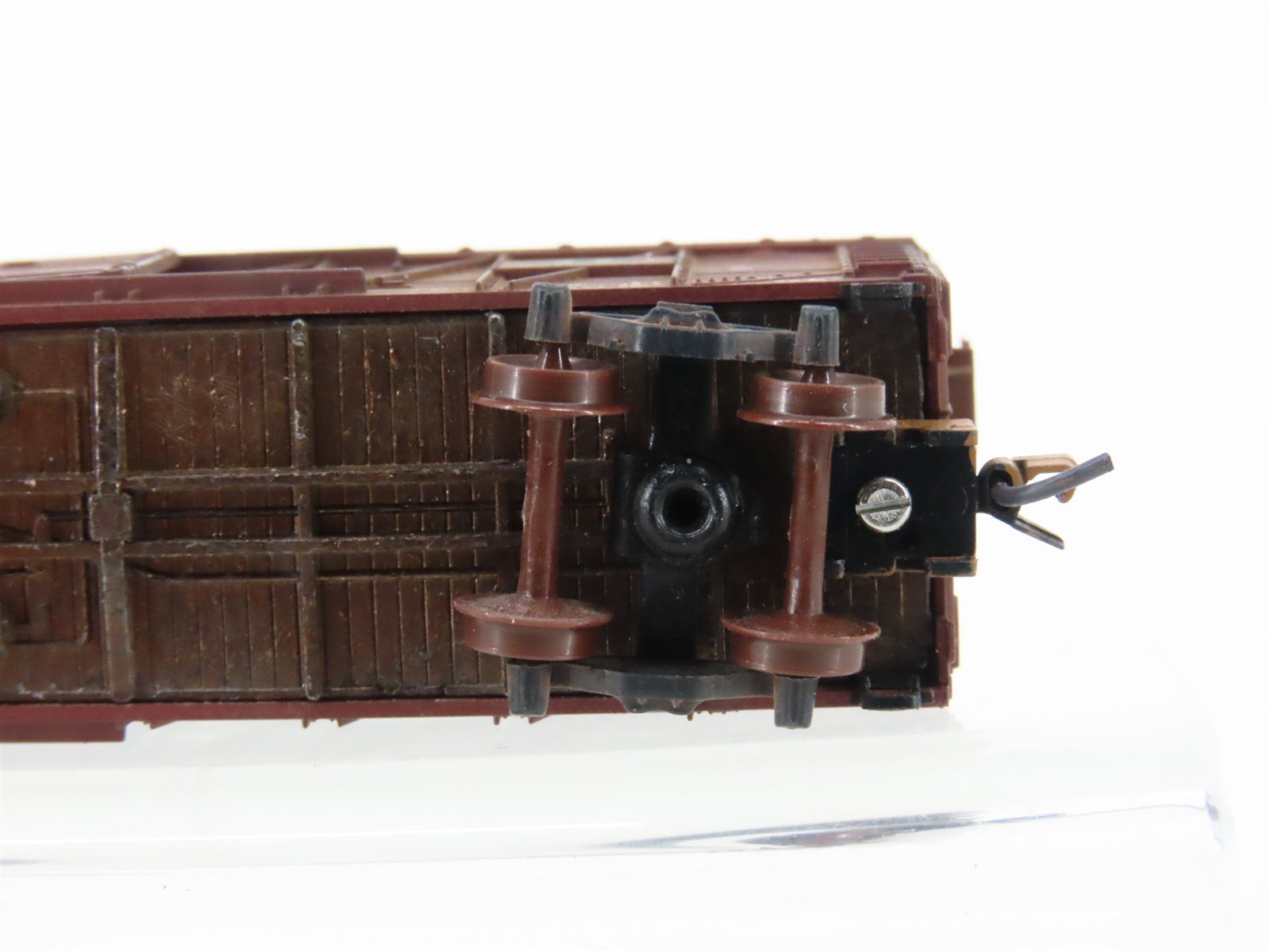 N Micro-Trains/Kadee Blue Label 35077 ATSF 40' Stock Car #50632 Weathered