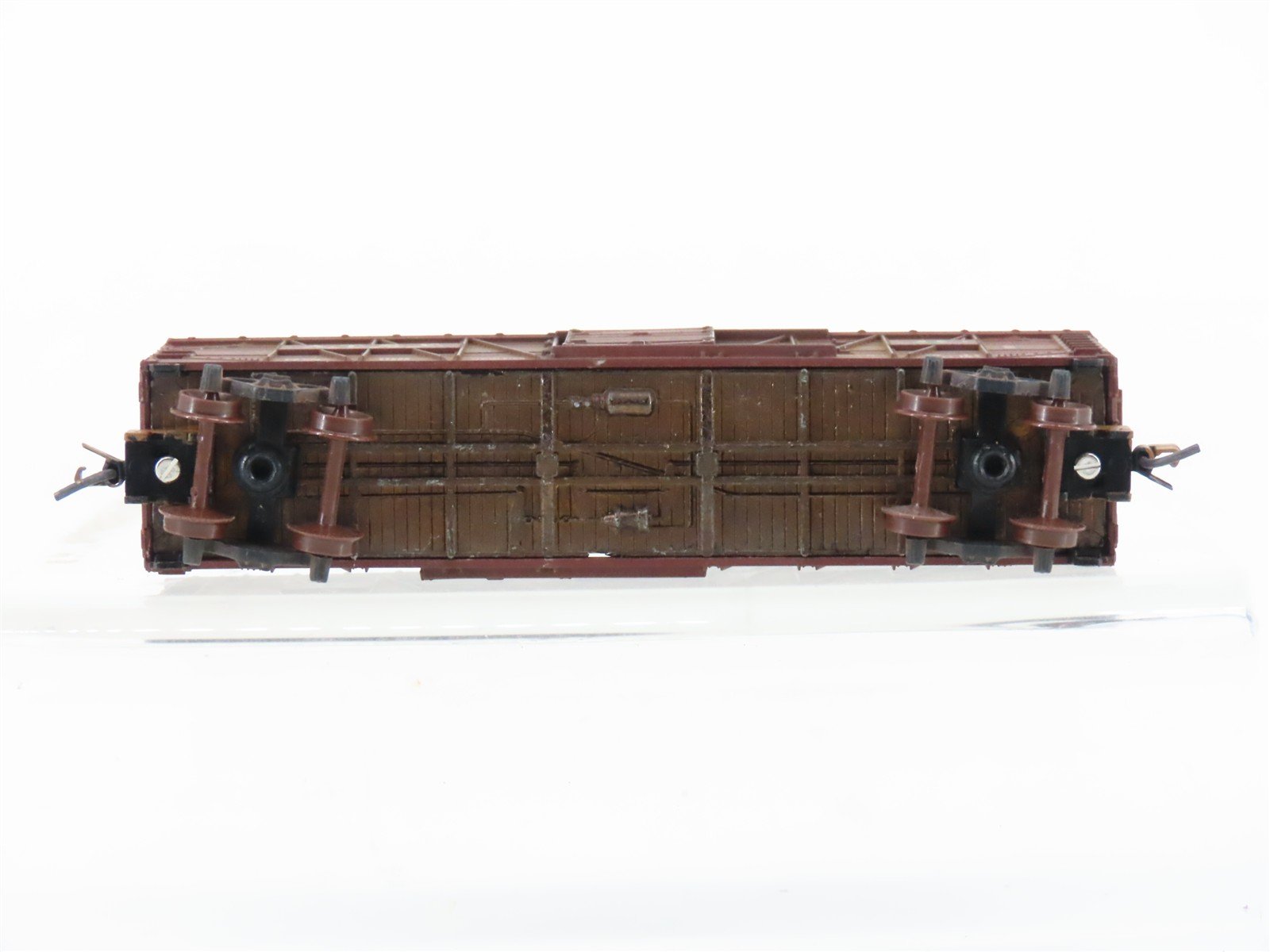 N Micro-Trains/Kadee Blue Label 35077 ATSF 40' Stock Car #50632 Weathered