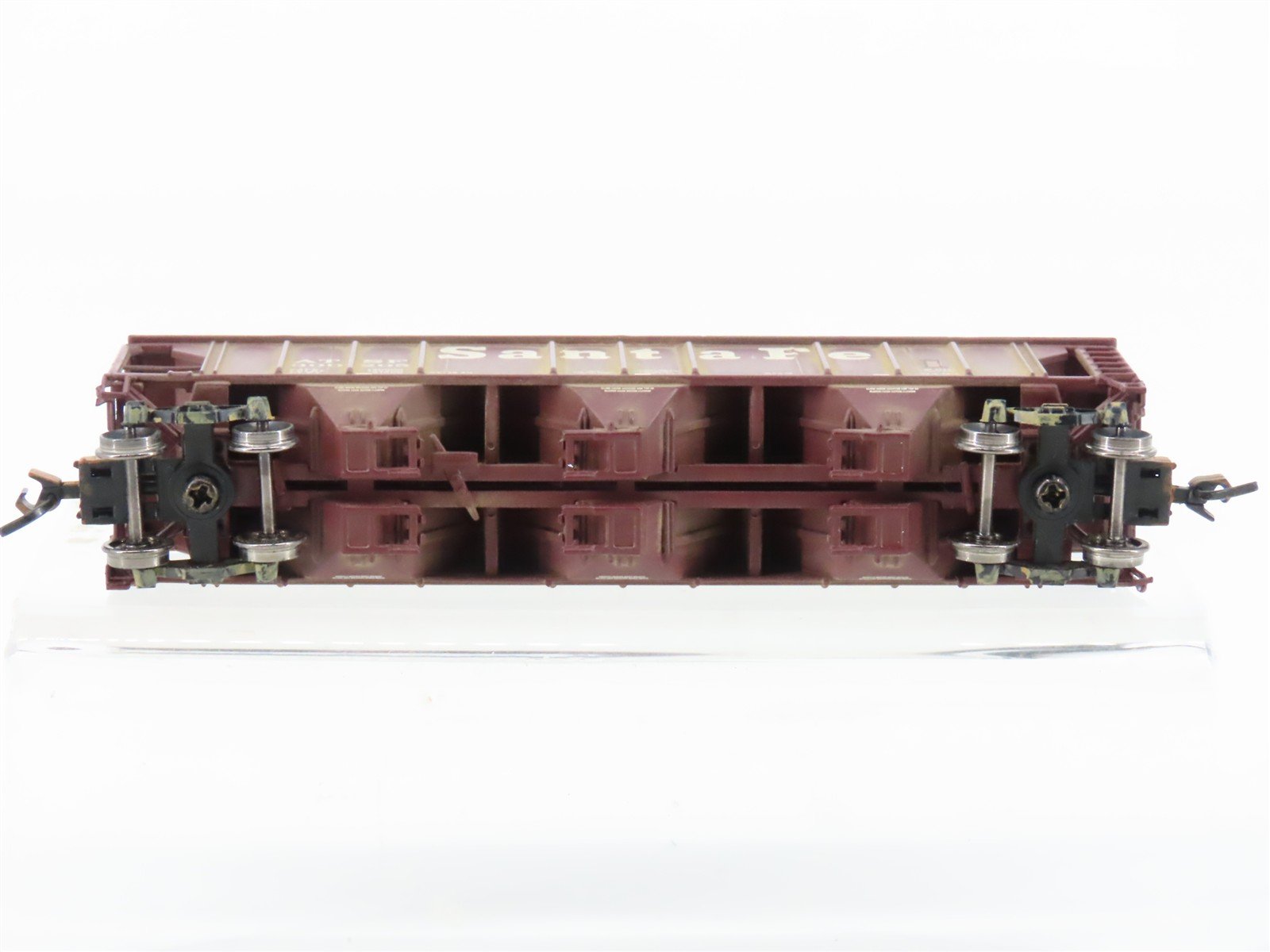 N Scale Athearn RTR 11443 ATSF Santa Fe 3-Bay Covered Hopper #300205 Weathered