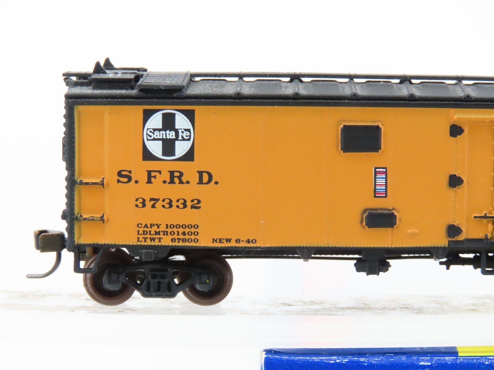 N Scale Athearn RTR 11565 ATSF Santa Fe 50' Ice Bunker #37332 Weathered