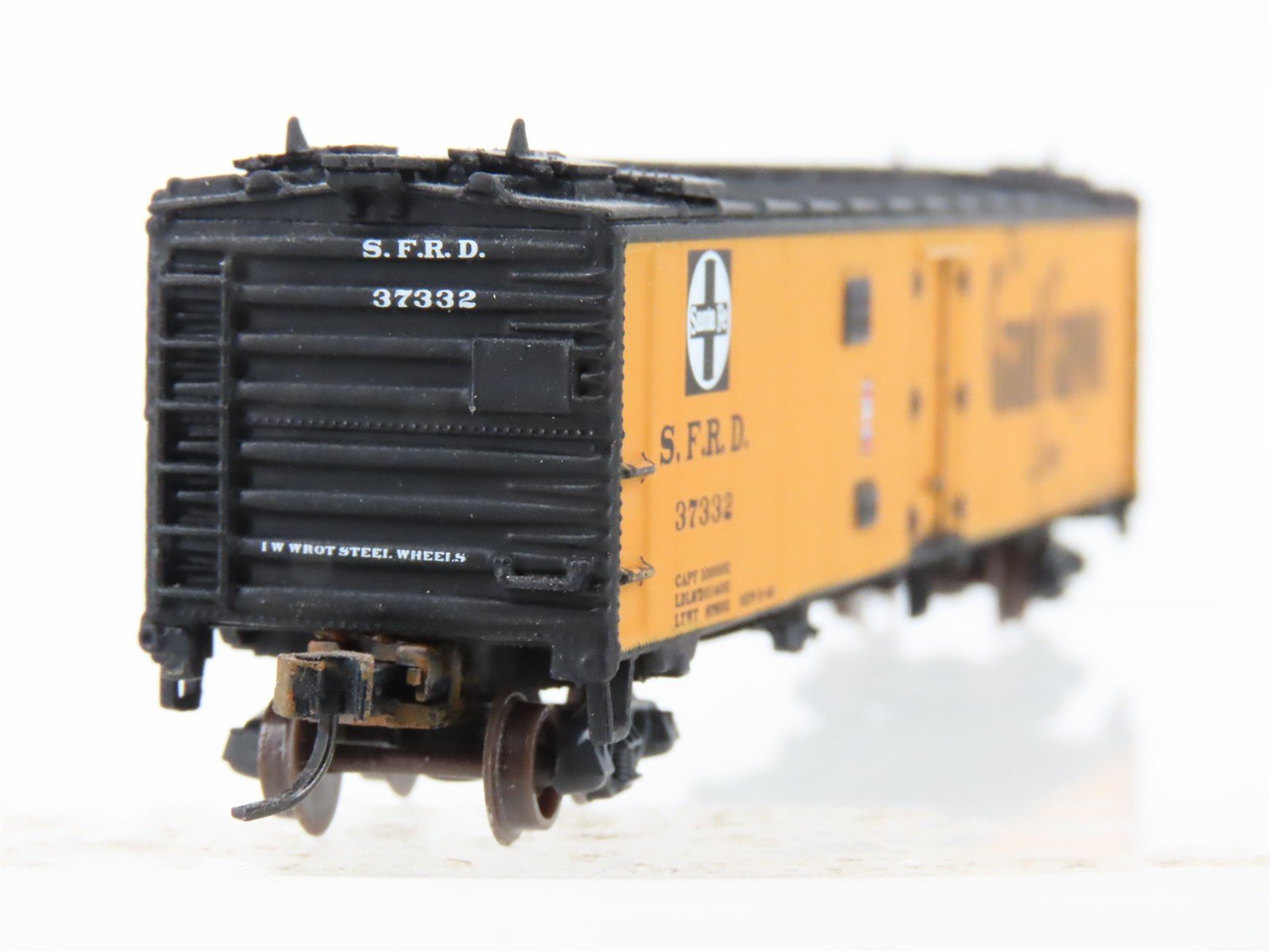 N Scale Athearn RTR 11565 ATSF Santa Fe 50' Ice Bunker #37332 Weathered