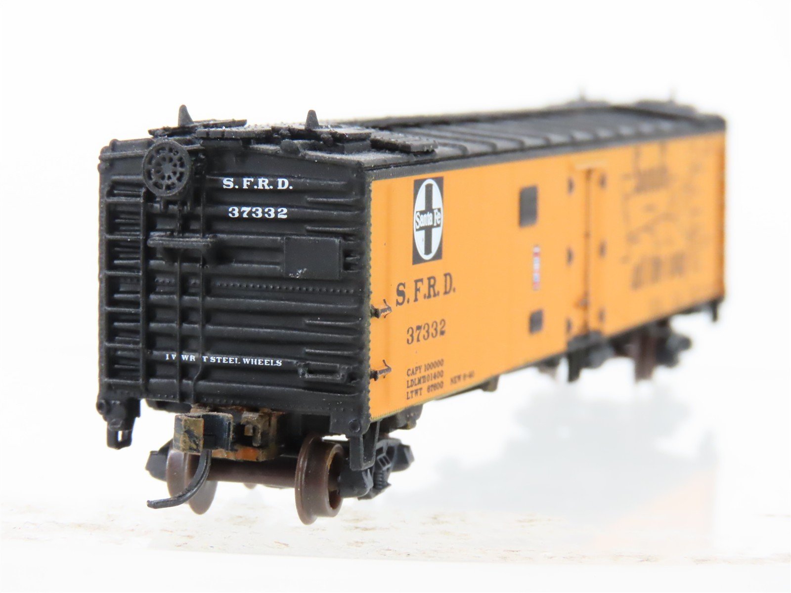 N Scale Athearn RTR 11565 ATSF Santa Fe 50' Ice Bunker #37332 Weathered
