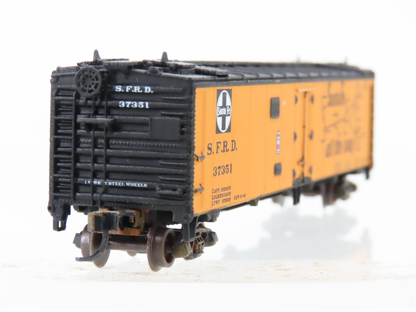 N Scale Athearn RTR 11575 SFRD Santa Fe 50' Ice Bunker #37351 Weathered
