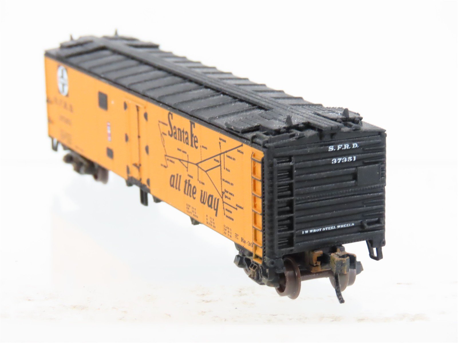 N Scale Athearn RTR 11575 SFRD Santa Fe 50' Ice Bunker #37351 Weathered