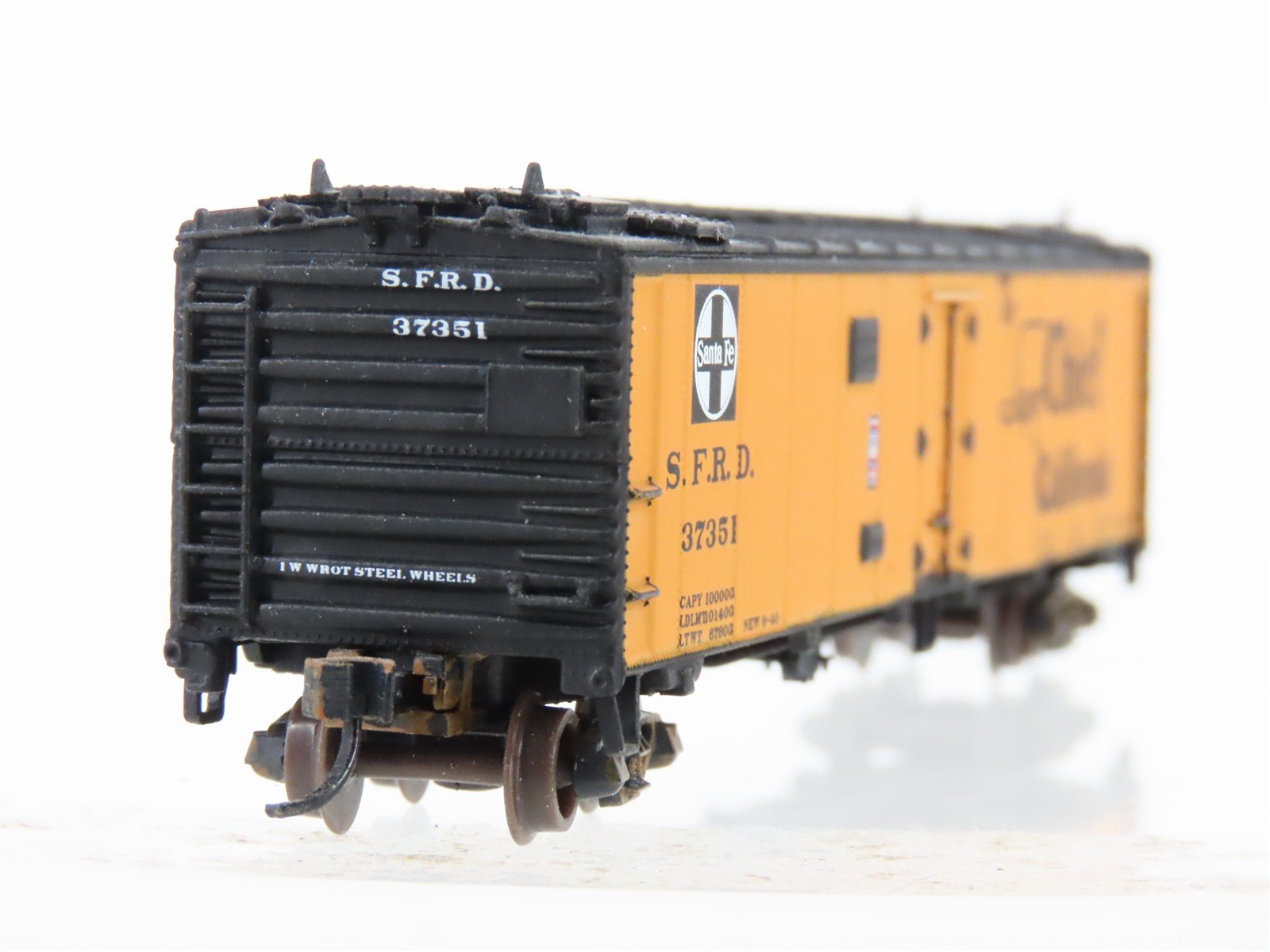 N Scale Athearn RTR 11575 SFRD Santa Fe 50' Ice Bunker #37351 Weathered