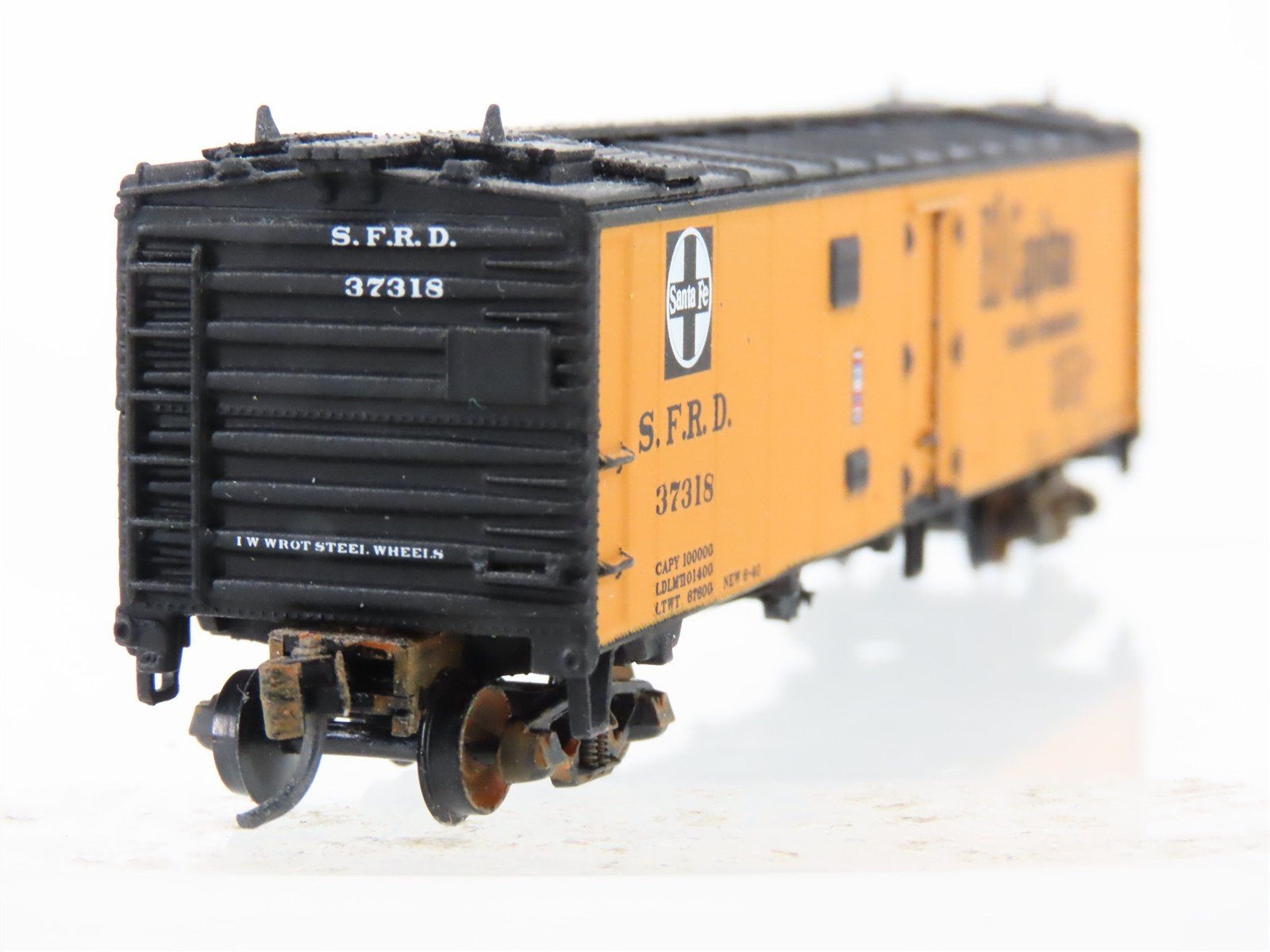 N Scale Athearn RTR 11569 SFRD Santa Fe 50' Ice Bunker #37318 Weathered
