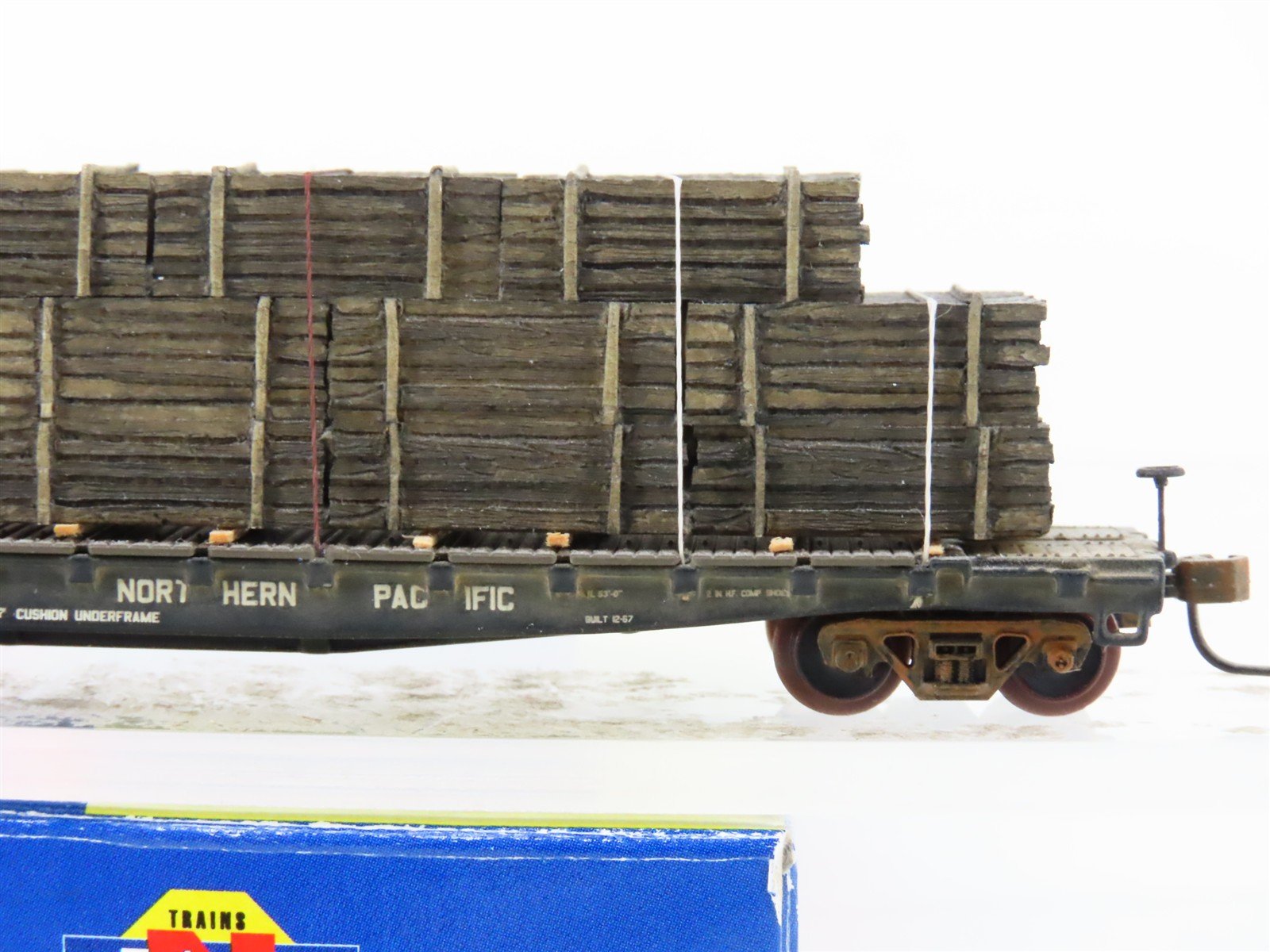 N Scale Athearn RTR 10848 NP Northern Pacific 53' Flatcar #62929 wLoad Weathered