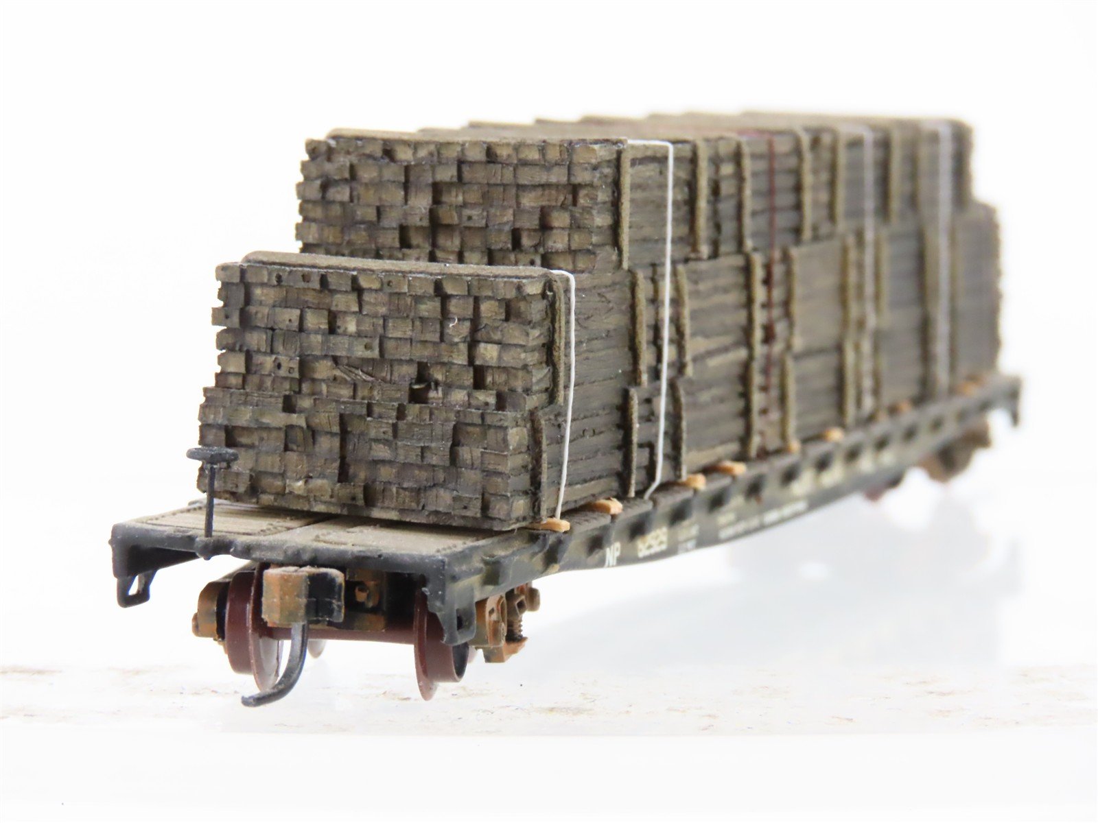 N Scale Athearn RTR 10848 NP Northern Pacific 53' Flatcar #62929 wLoad Weathered