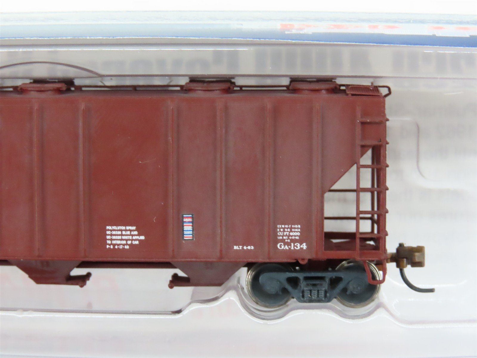 N Scale BLMA 11083 ATSF Santa Fe 3-Bay Covered Hopper #301701 Weathered