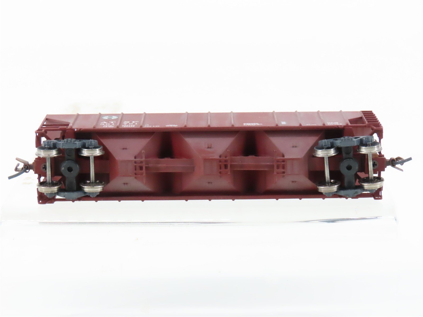 N Scale BLMA 11083 ATSF Santa Fe 3-Bay Covered Hopper #301701 Weathered