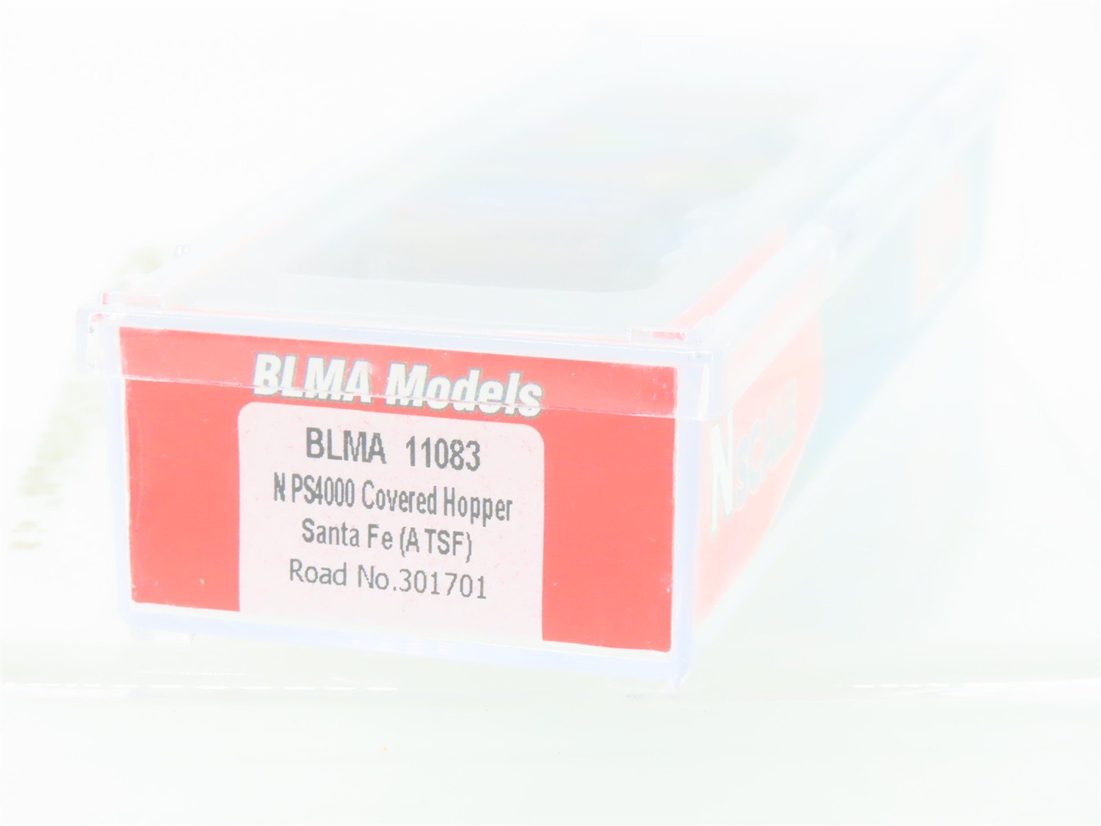 N Scale BLMA 11083 ATSF Santa Fe 3-Bay Covered Hopper #301701 Weathered