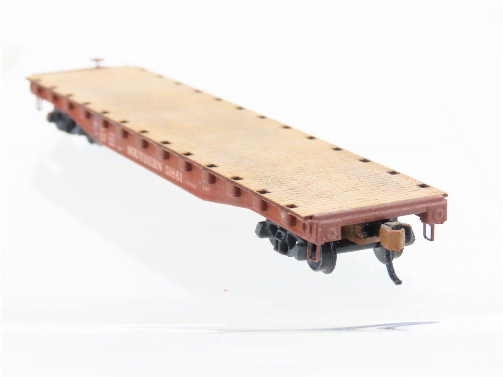 N Scale Atlas 38111 Southern 50' Flatcar wStakes #51861 Weathered