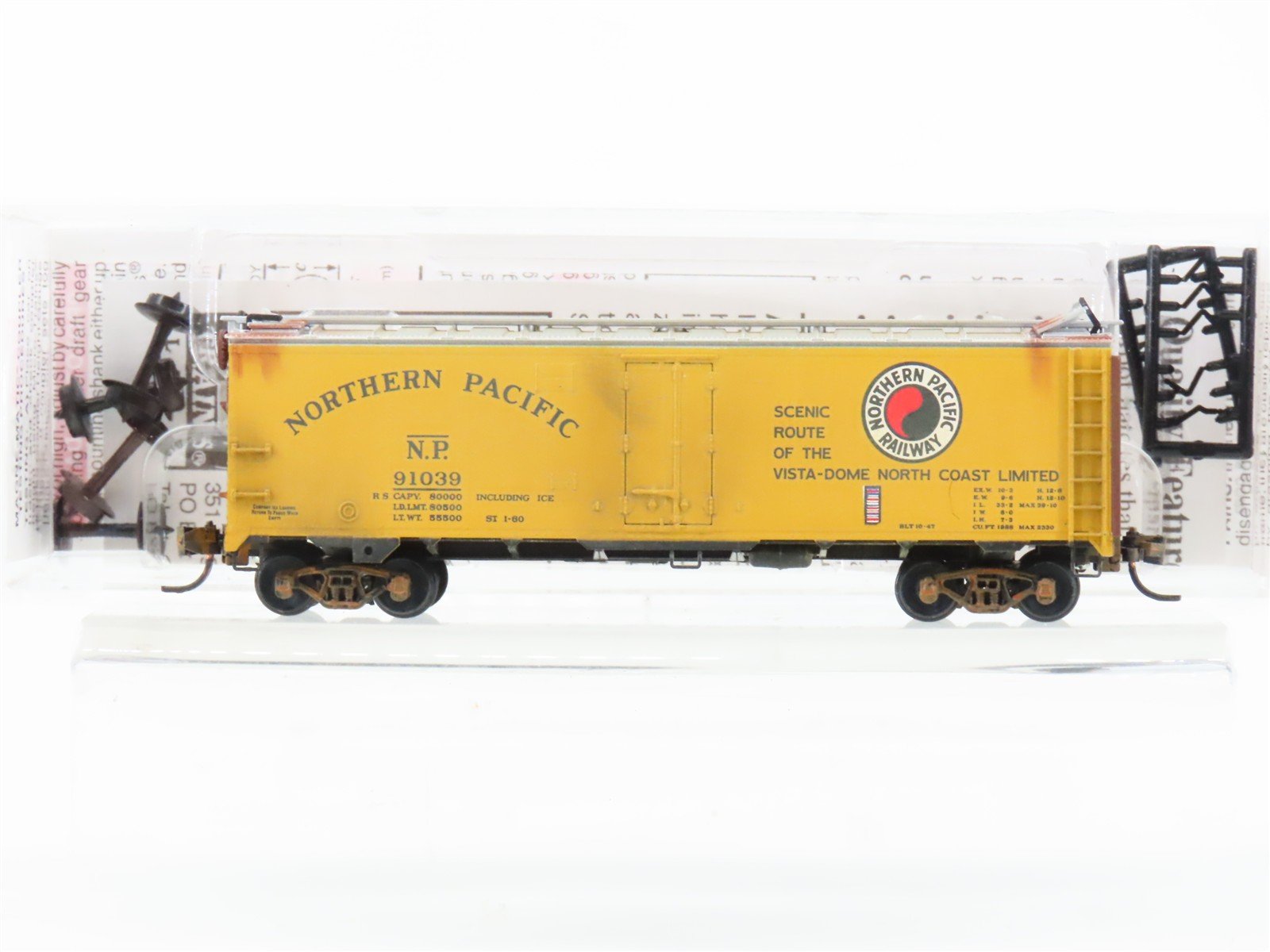 N Scale Micro-Trains MTL 59590 NP Northern Pacific 40' Reefer #91039 Weathered