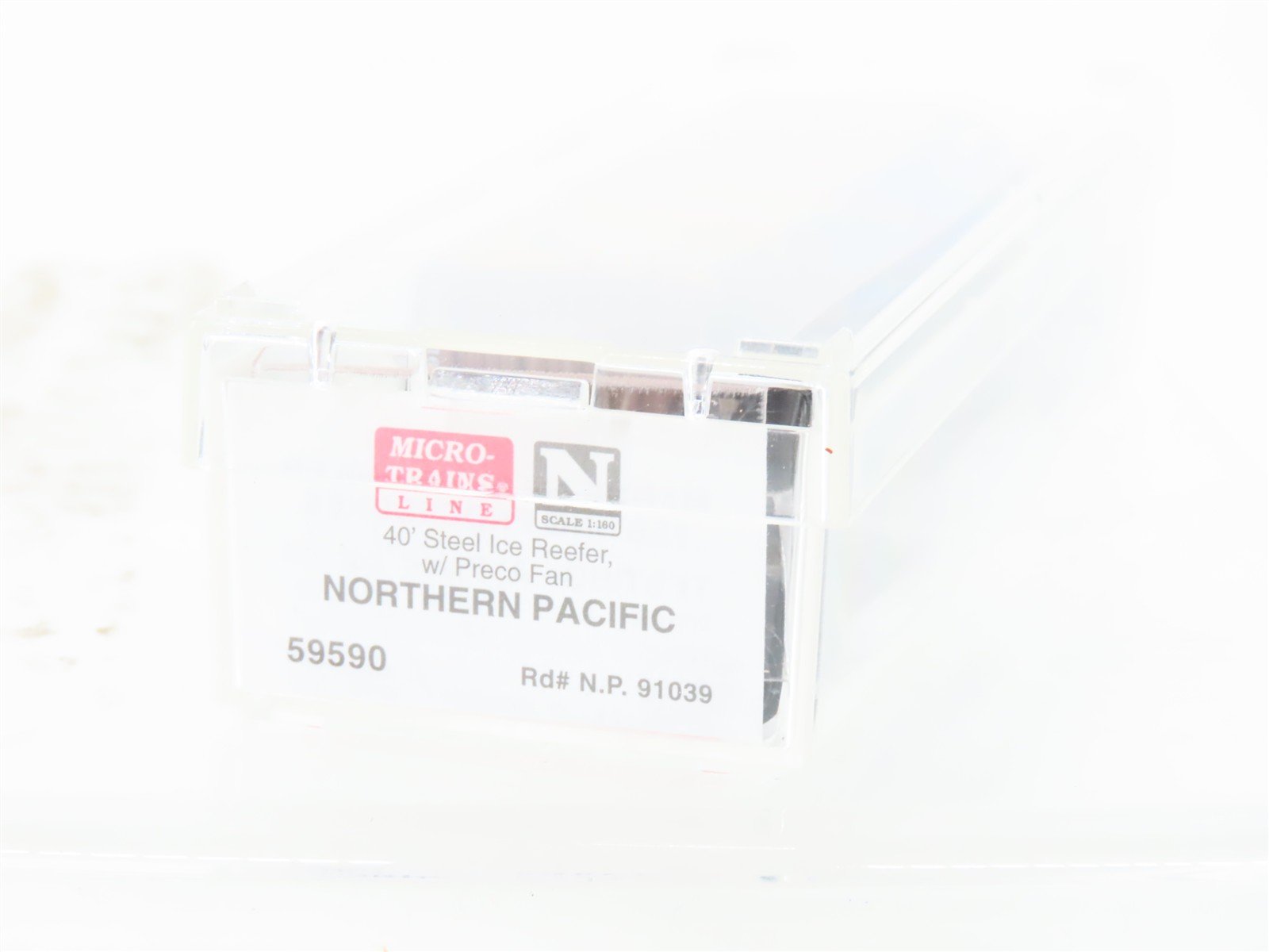 N Scale Micro-Trains MTL 59590 NP Northern Pacific 40' Reefer #91039 Weathered