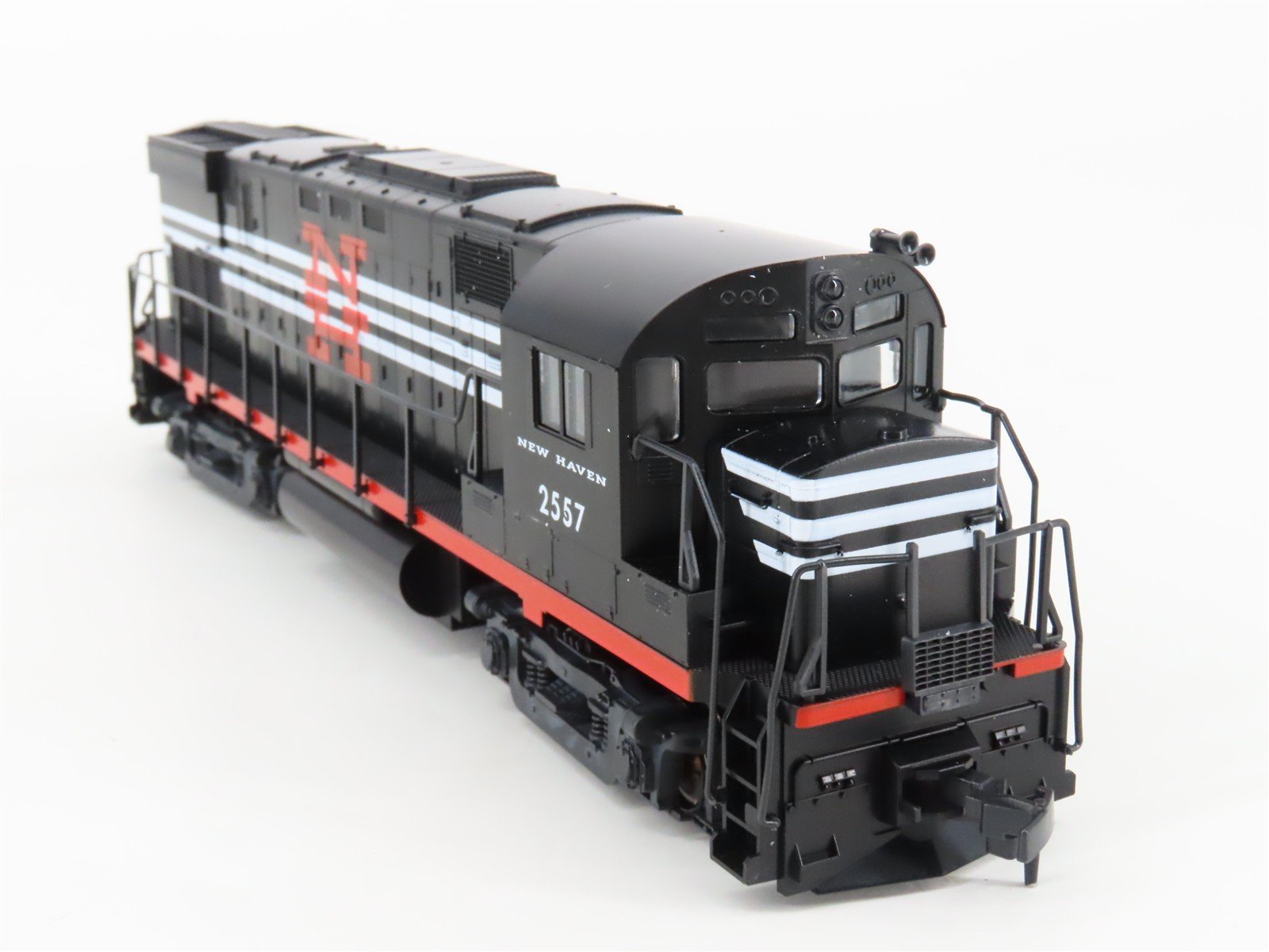 HO Scale Atlas/KATO 8039 NH New Haven ALCO C425 Diesel Locomotive #2557