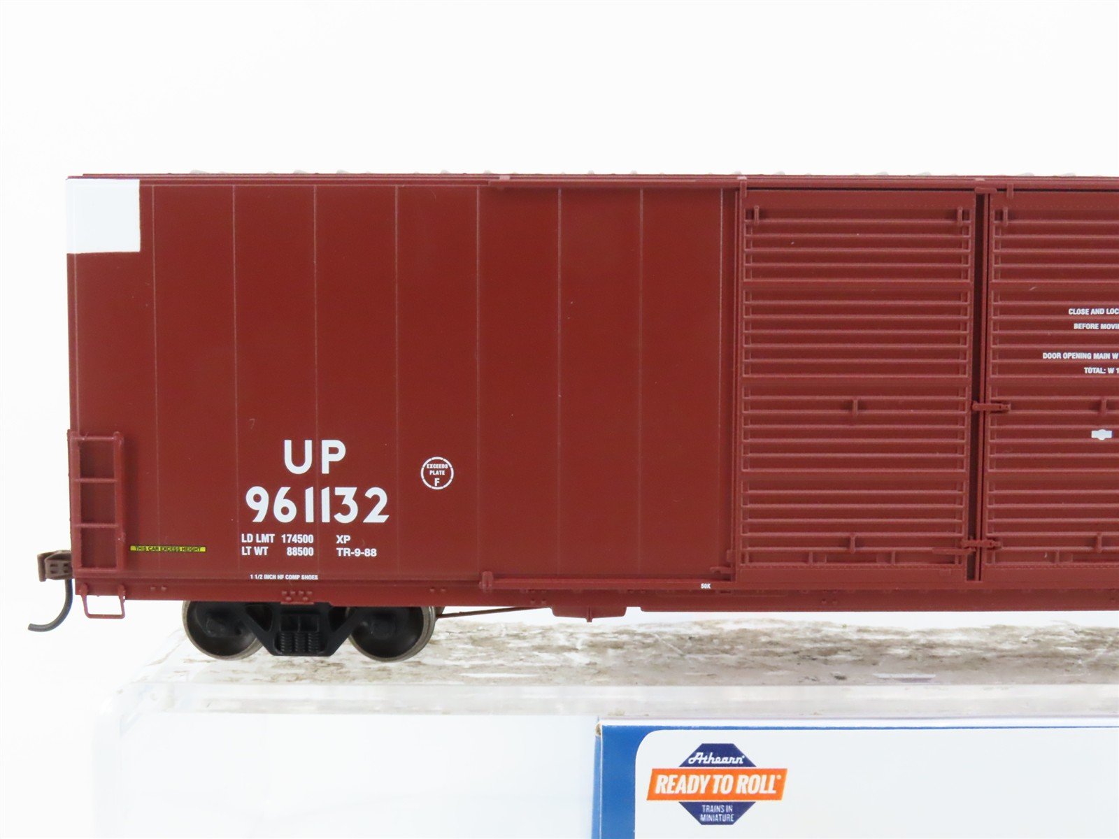 HO Scale Athearn ATH90584 UP Union Pacific 60' High Cube Box Car #961132